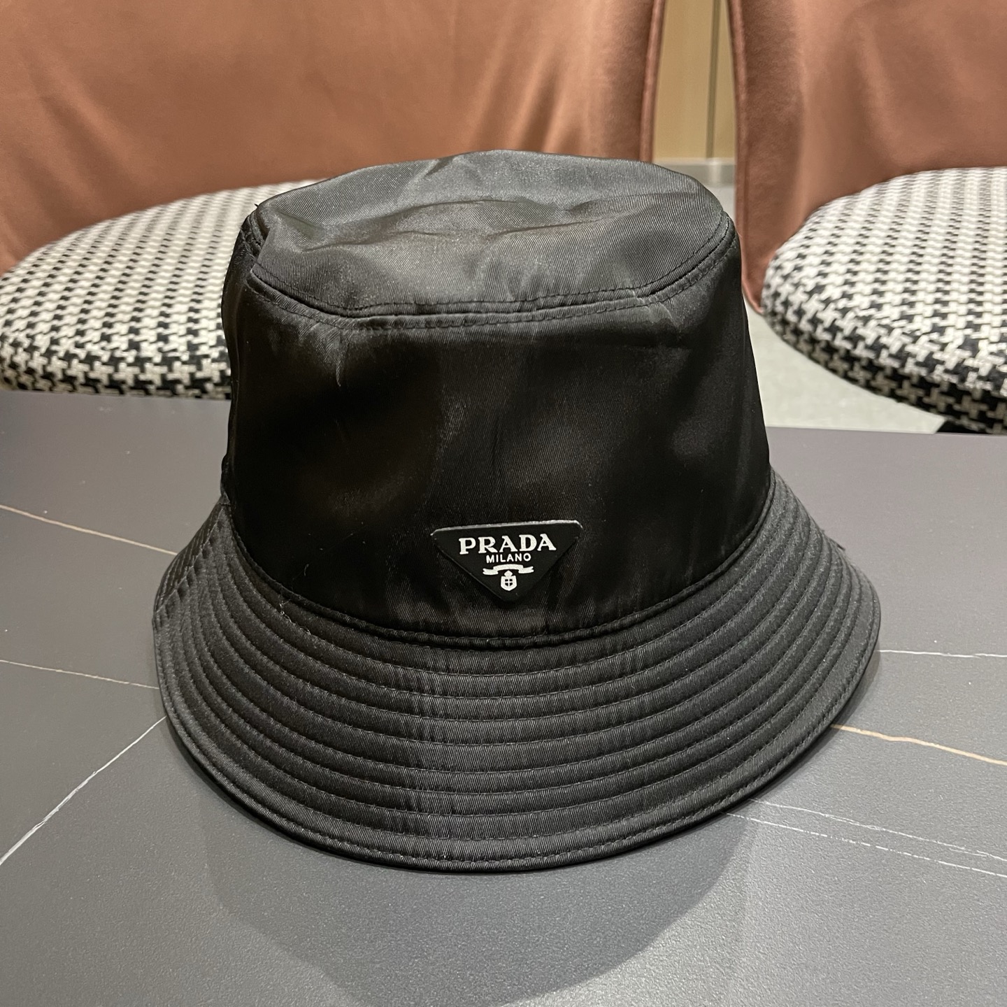 【PRADA普拉达】最新原版简约款渔夫帽，日常款超好搭配，出街单品