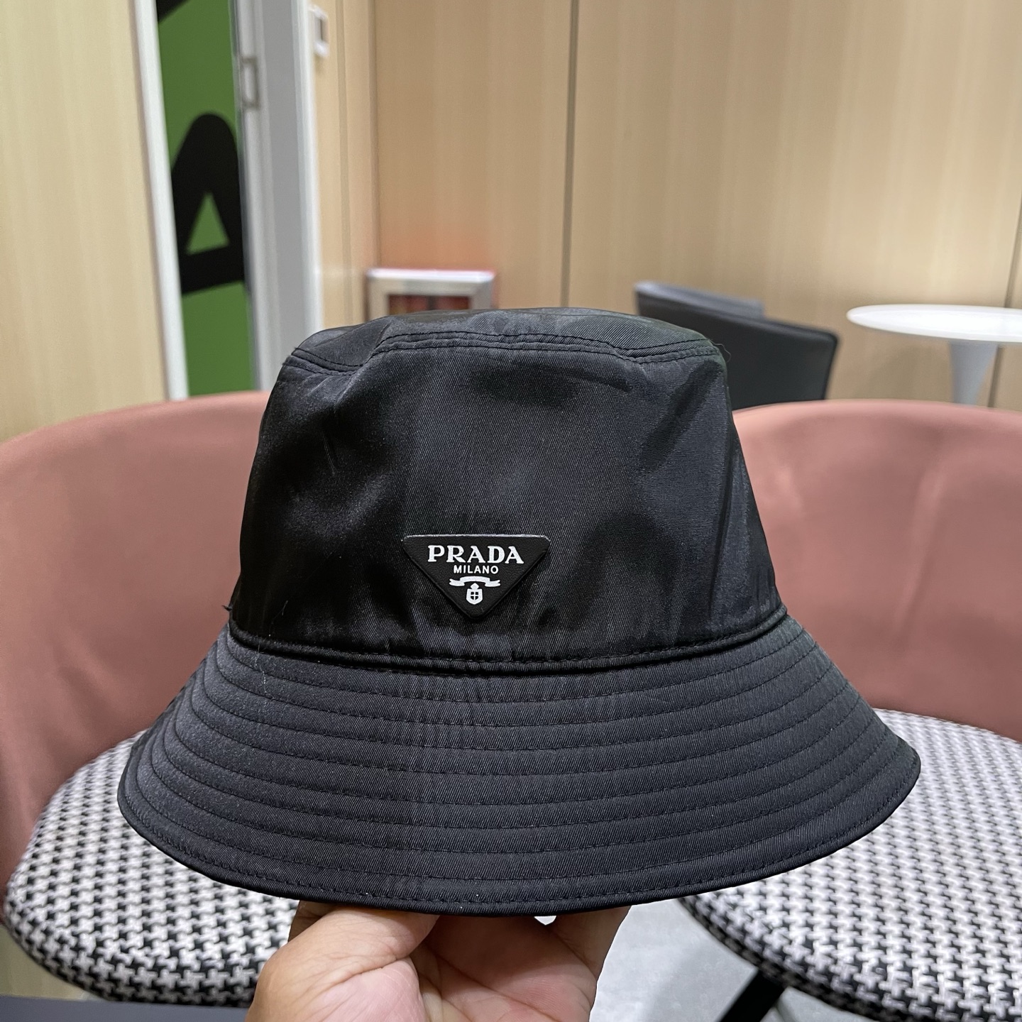 【PRADA普拉达】最新原版简约款渔夫帽，日常款超好搭配，出街单品