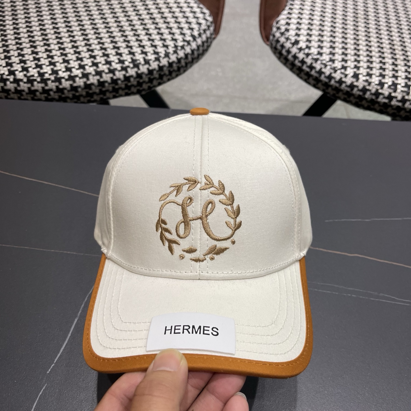 新款出货 HERMÈS (爱马仕)最新款原单棒球帽，拼色H，正品开模订制，原版透气帆布面料+原厂精钢调节