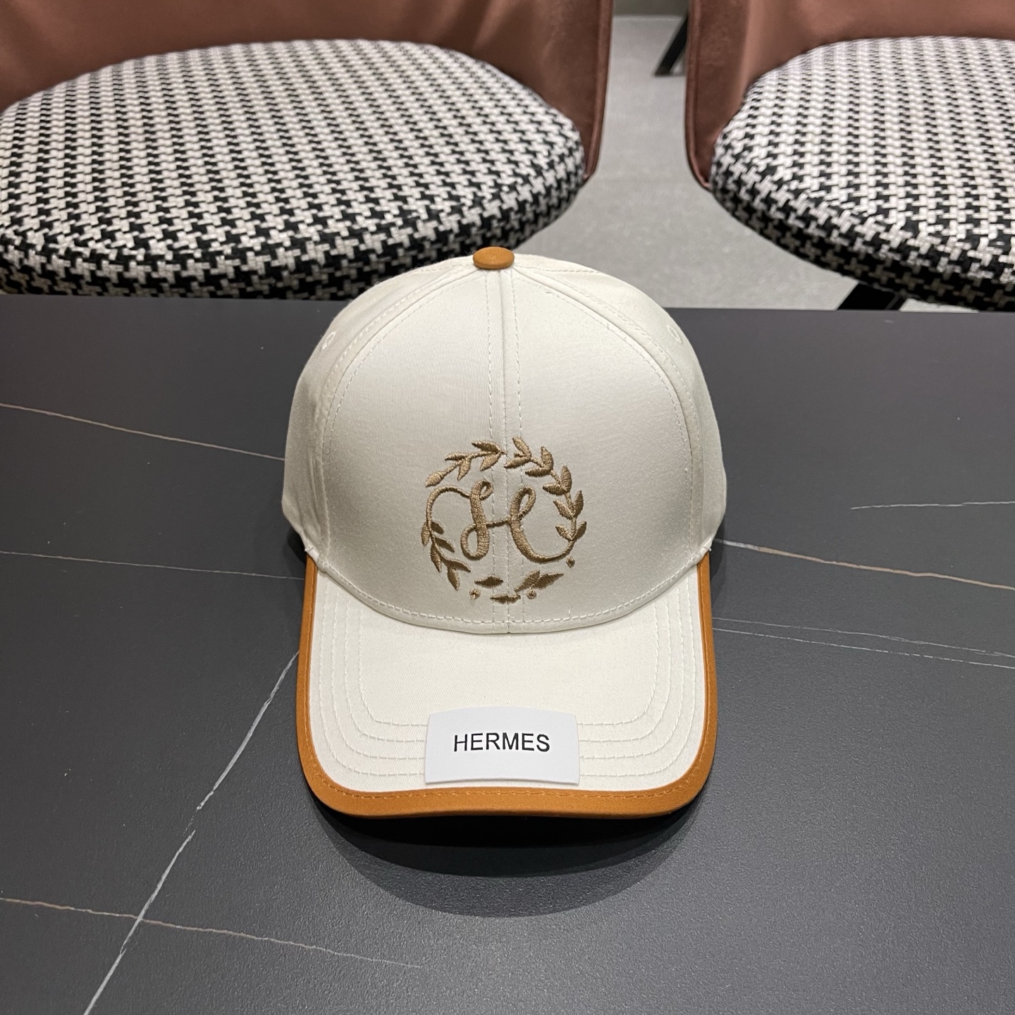 新款出货 HERMÈS (爱马仕)最新款原单棒球帽，拼色H，正品开模订制，原版透气帆布面料+原厂精钢调节