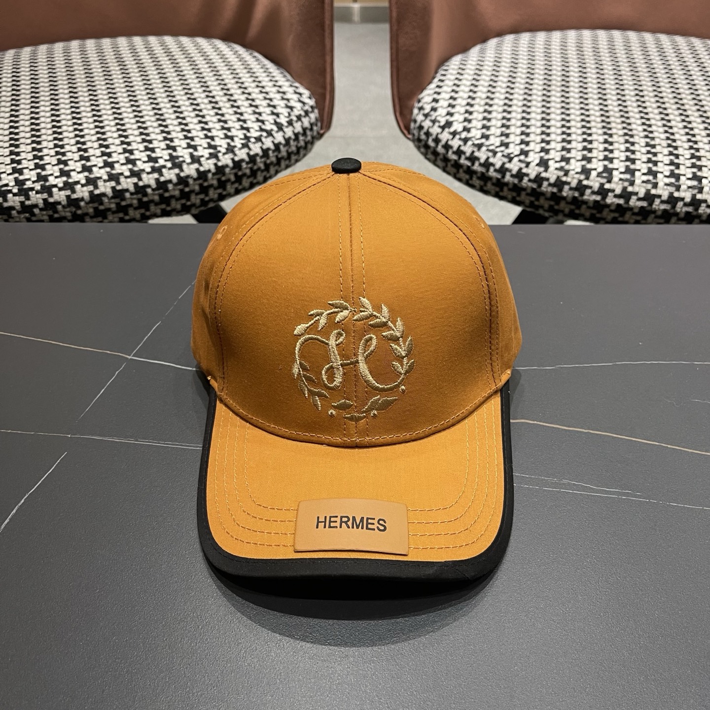 新款出货 HERMÈS (爱马仕)最新款原单棒球帽，拼色H，正品开模订制，原版透气帆布面料+原厂精钢调节