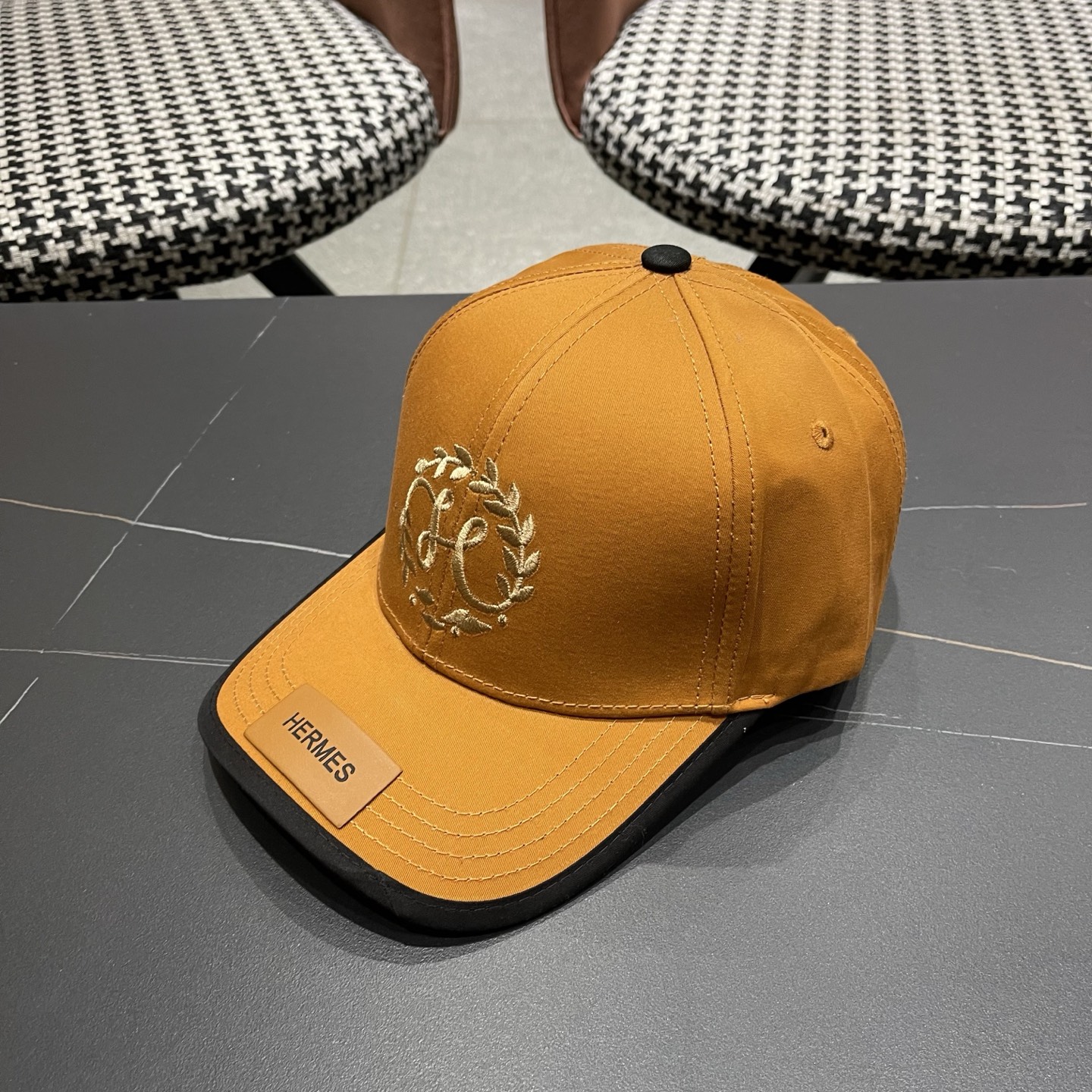 新款出货 HERMÈS (爱马仕)最新款原单棒球帽，拼色H，正品开模订制，原版透气帆布面料+原厂精钢调节