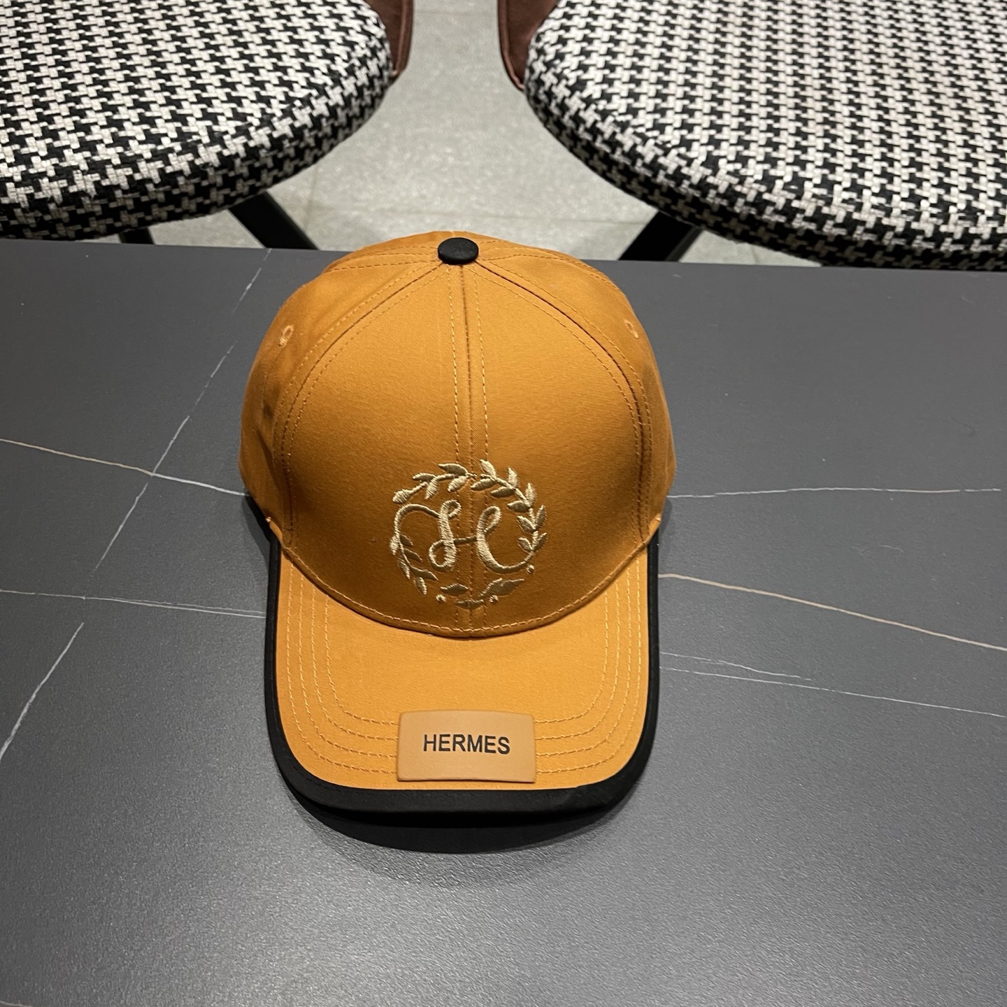 新款出货 HERMÈS (爱马仕)最新款原单棒球帽，拼色H，正品开模订制，原版透气帆布面料+原厂精钢调节