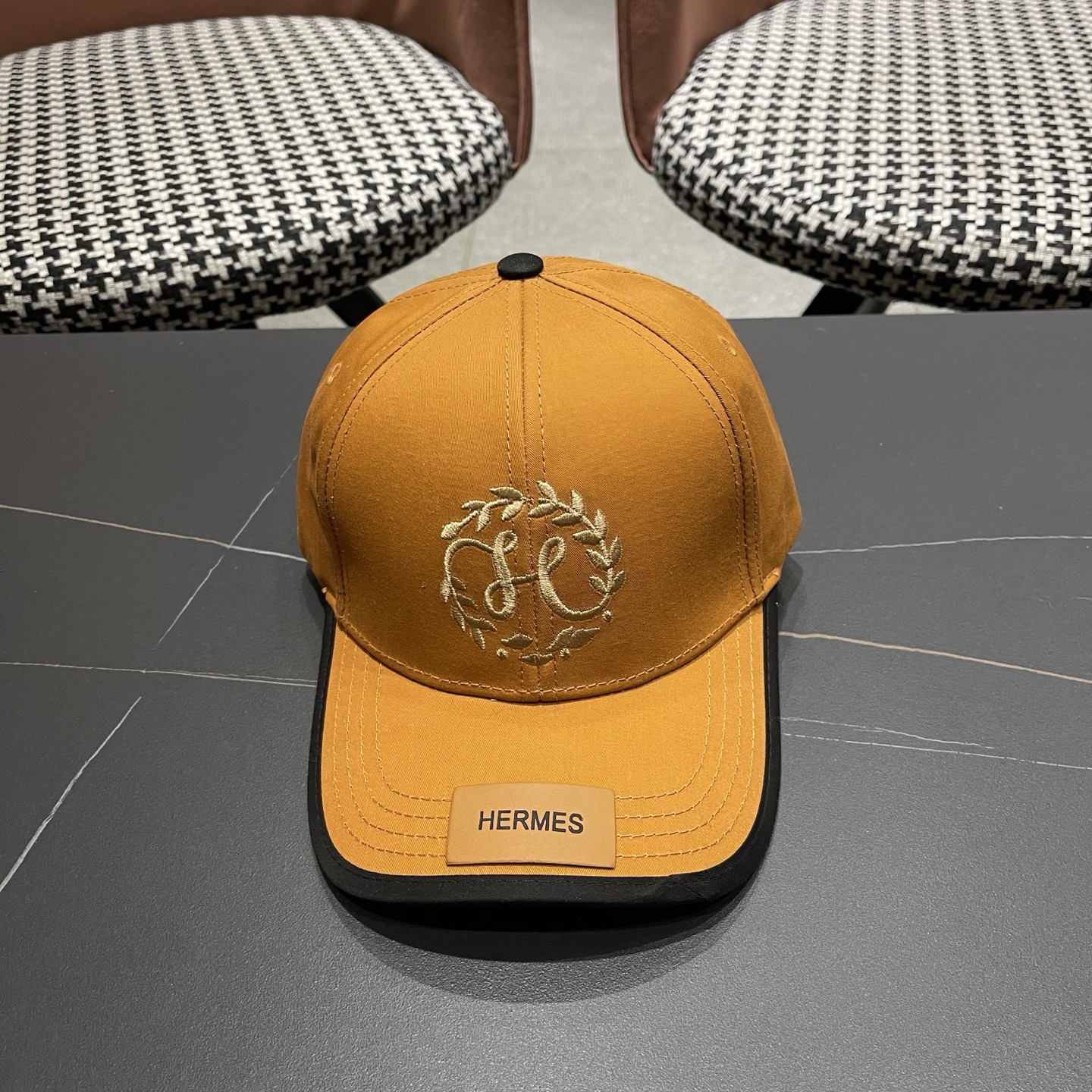 新款出货 HERMÈS (爱马仕)最新款原单棒球帽，拼色H，正品开模订制，原版透气帆布面料+原厂精钢调节