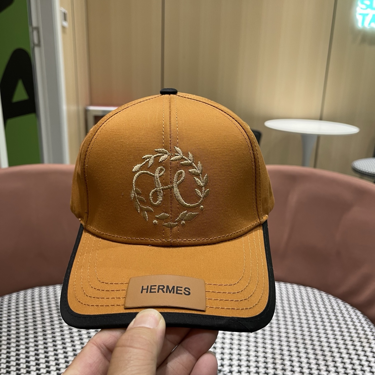 新款出货 HERMÈS (爱马仕)最新款原单棒球帽，拼色H，正品开模订制，原版透气帆布面料+原厂精钢调节