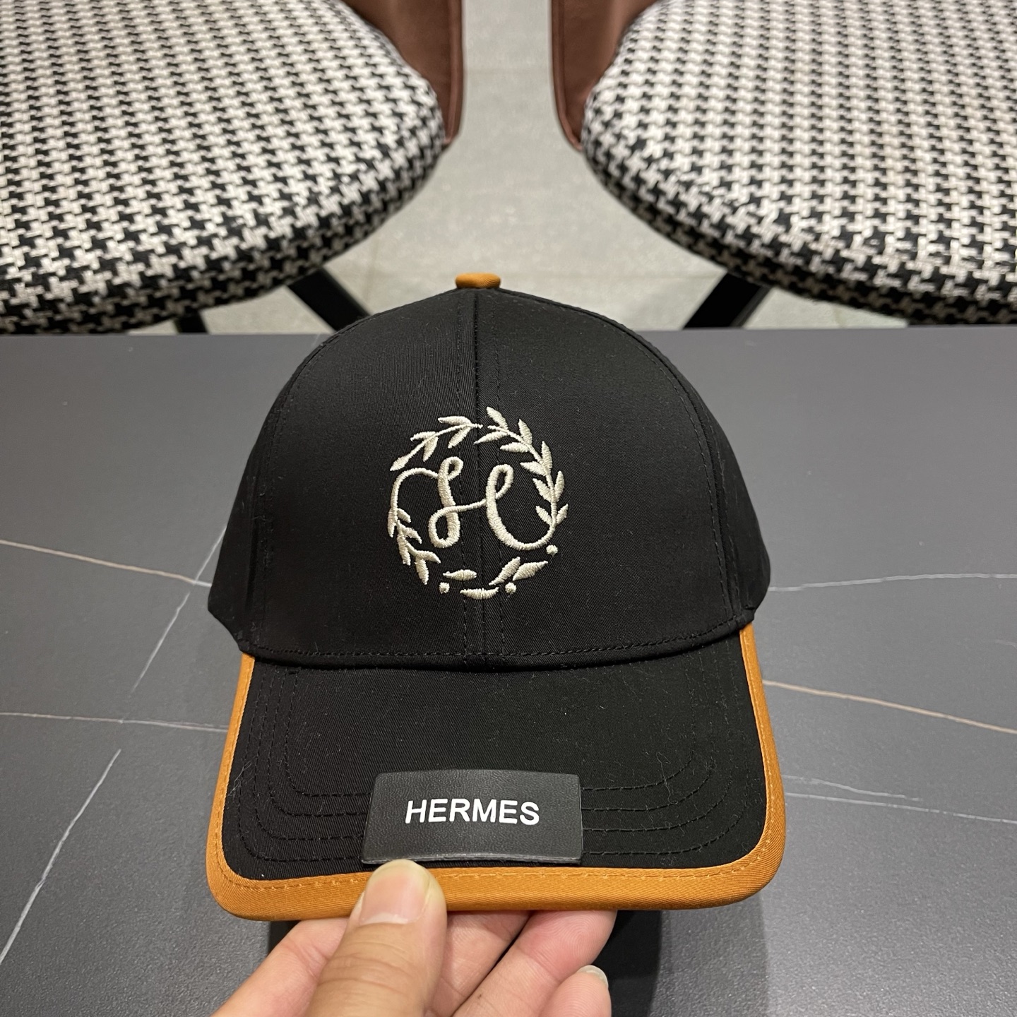 新款出货 HERMÈS (爱马仕)最新款原单棒球帽，拼色H，正品开模订制，原版透气帆布面料+原厂精钢调节