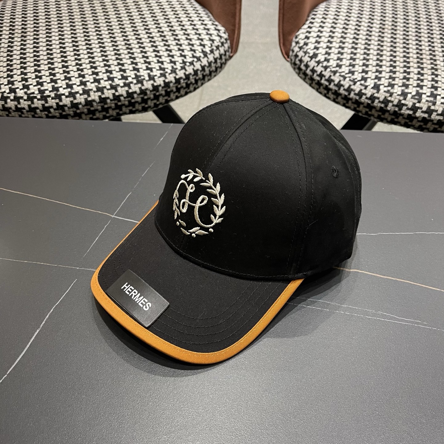 新款出货 HERMÈS (爱马仕)最新款原单棒球帽，拼色H，正品开模订制，原版透气帆布面料+原厂精钢调节