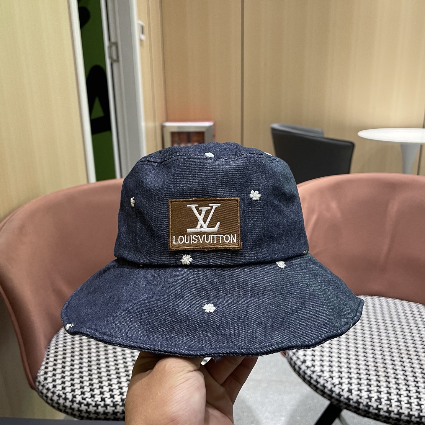 LV路易威登 春夏天渔夫帽女防晒青年宽檐遮阳帽韩版小花刺绣后镂空休闲帽