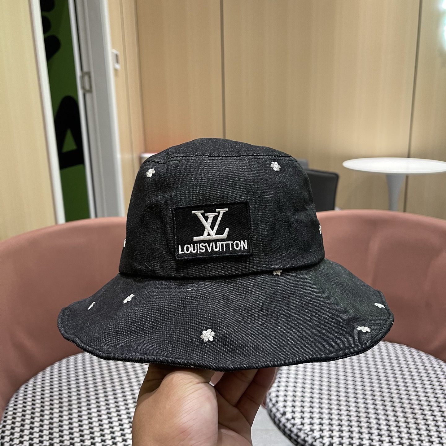LV路易威登 春夏天渔夫帽女防晒青年宽檐遮阳帽韩版小花刺绣后镂空休闲帽