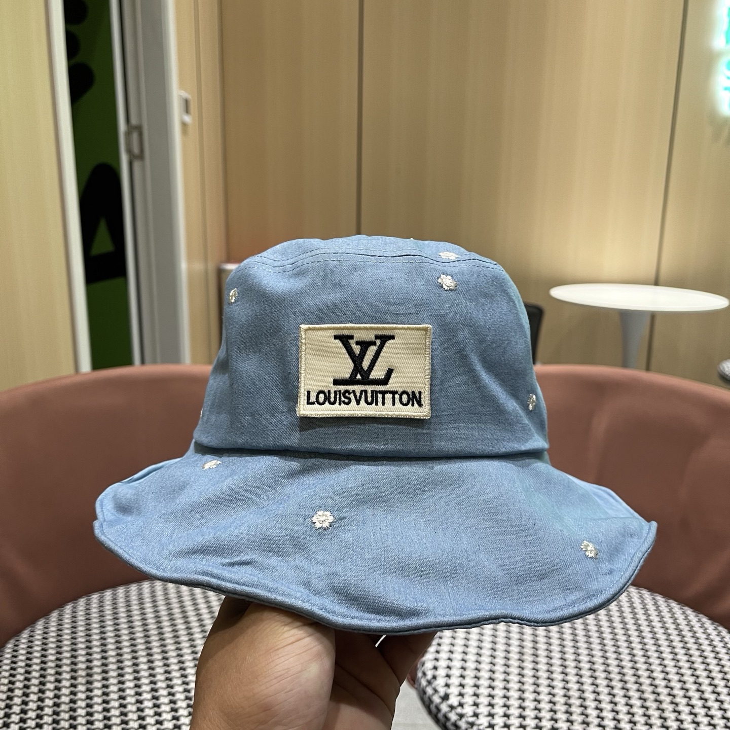LV路易威登 春夏天渔夫帽女防晒青年宽檐遮阳帽韩版小花刺绣后镂空休闲帽