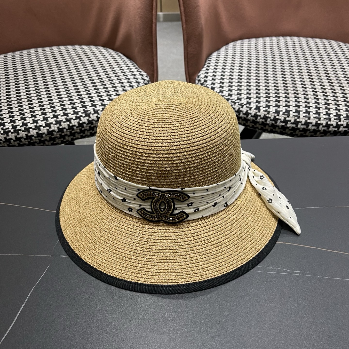 NO:764518,CHANEL Chanel straw hat for women summer new style polka-dot bow ribbon straw sun hat versatile travel vacation sun protection sun hat hat straw hat fisherman hat baseball cap, hat, chanel, chanel, espadrilles, espadrilles, hats19860909CHANEL香奈儿 草帽女夏季新款波点蝴蝶结飘带草编遮阳帽百搭 出游度假防晒太阳帽帽子草帽渔夫帽棒球帽,帽子,chanel,chanel,espadrilles,espadrilles,hats,hat