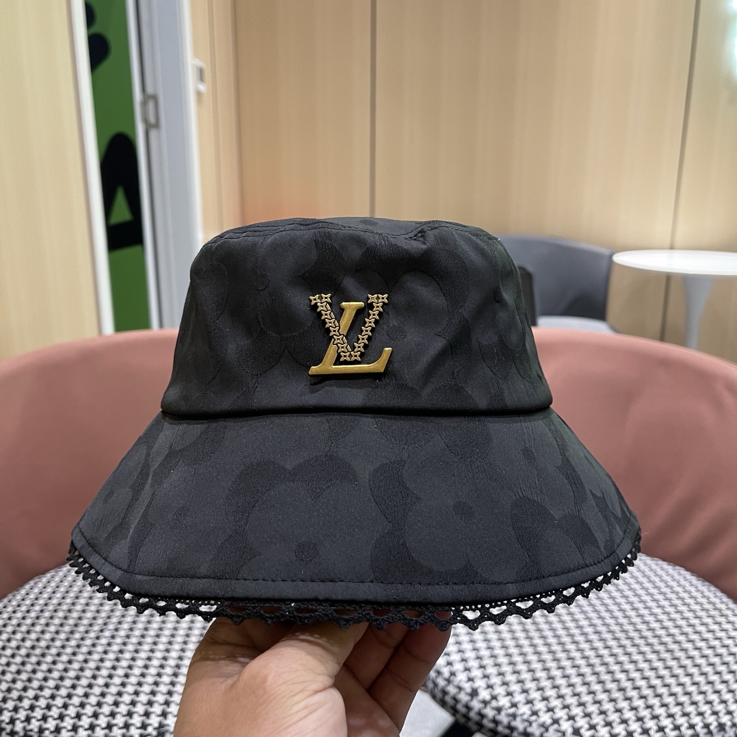 LV路易威登 新款暗纹提花渔夫帽女花边设计春夏显脸小百搭盆帽
