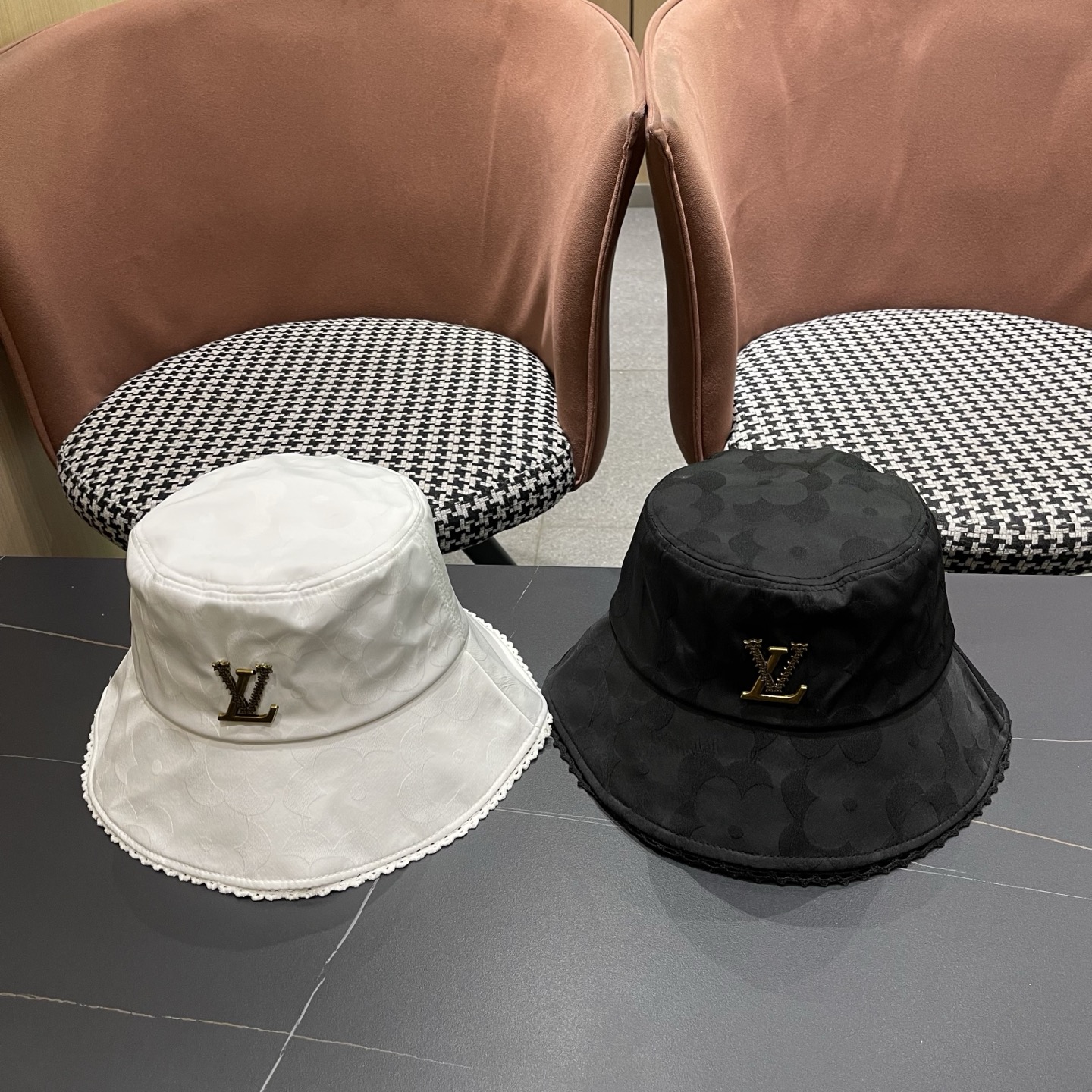 LV路易威登 新款暗纹提花渔夫帽女花边设计春夏显脸小百搭盆帽
