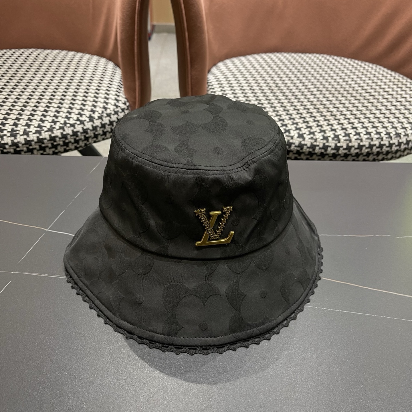 LV路易威登 新款暗纹提花渔夫帽女花边设计春夏显脸小百搭盆帽