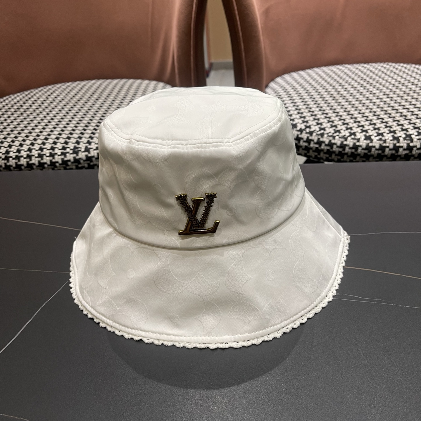 LV路易威登 新款暗纹提花渔夫帽女花边设计春夏显脸小百搭盆帽