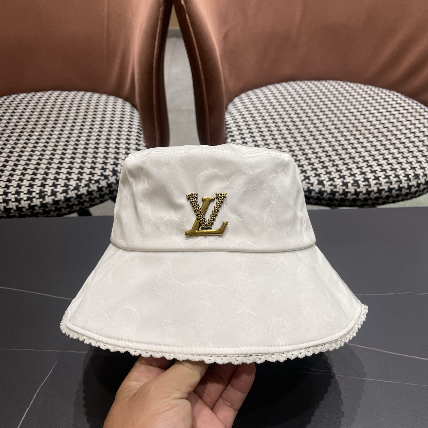 LV路易威登 新款暗纹提花渔夫帽女花边设计春夏显脸小百搭盆帽