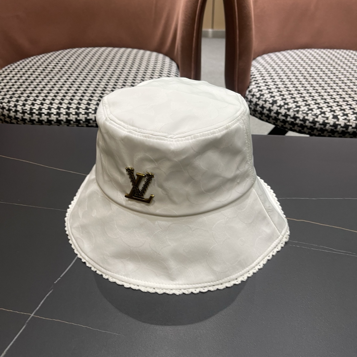 LV路易威登 新款暗纹提花渔夫帽女花边设计春夏显脸小百搭盆帽