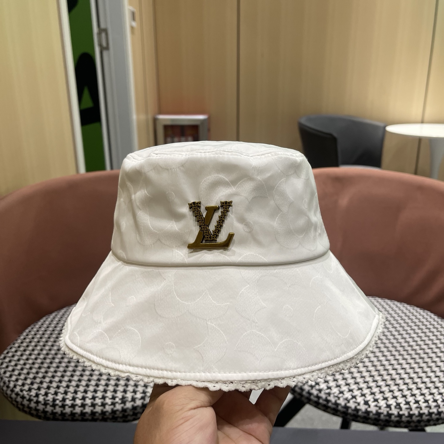 LV路易威登 新款暗纹提花渔夫帽女花边设计春夏显脸小百搭盆帽