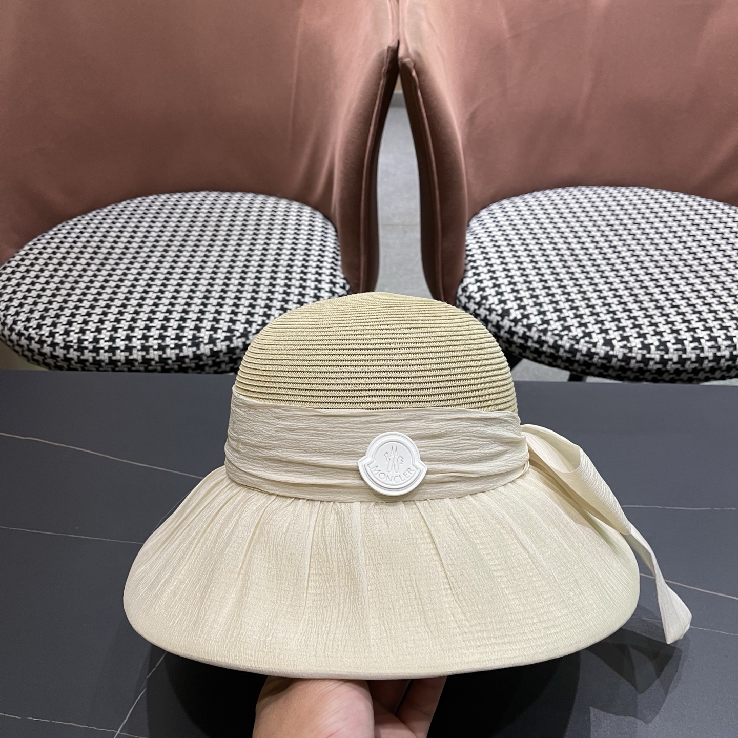 MONCLER（蒙口）春夏大帽檐防晒遮阳帽新款蝴蝶结网纱韩版优雅气质渔夫帽夏季草帽