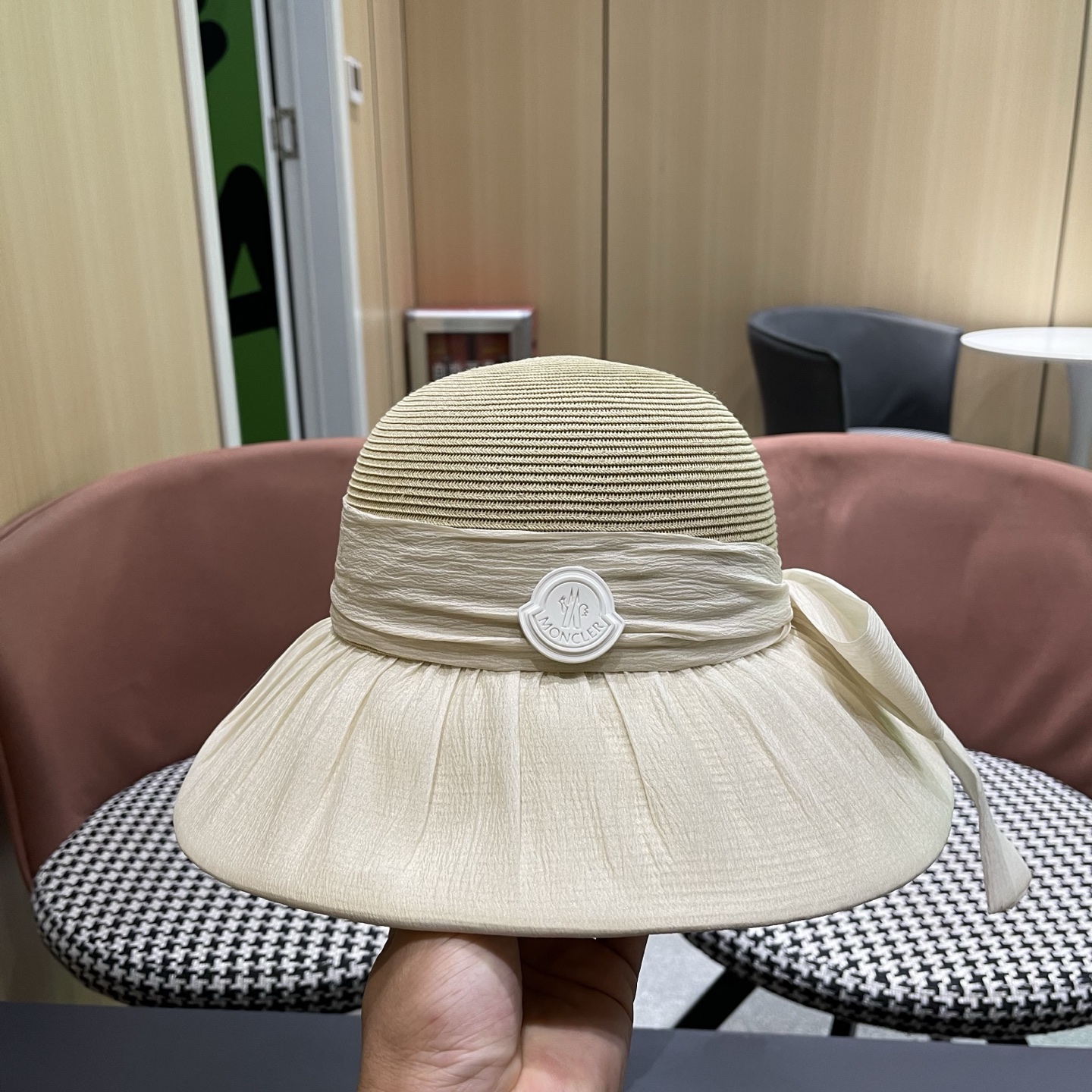 MONCLER（蒙口）春夏大帽檐防晒遮阳帽新款蝴蝶结网纱韩版优雅气质渔夫帽夏季草帽