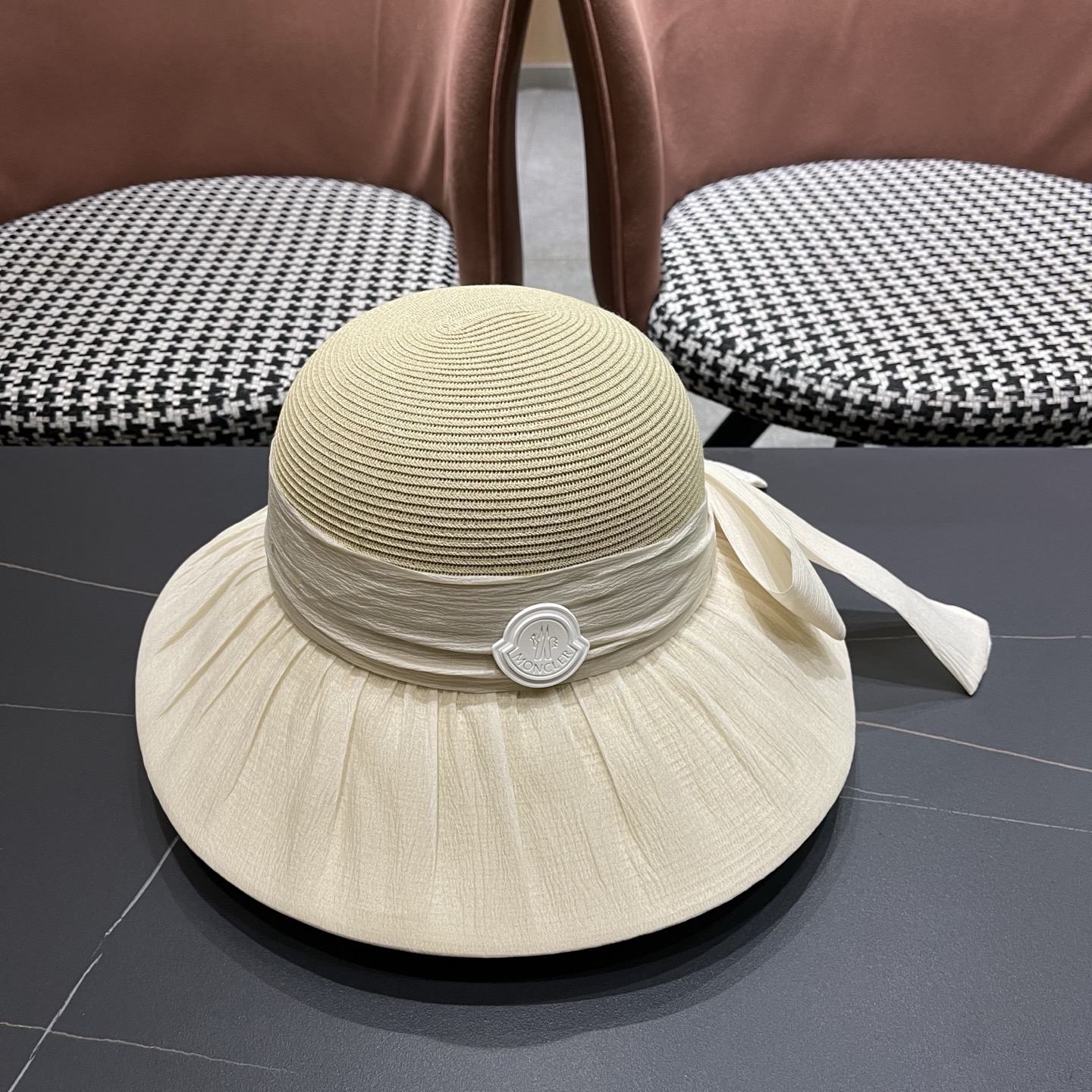 MONCLER（蒙口）春夏大帽檐防晒遮阳帽新款蝴蝶结网纱韩版优雅气质渔夫帽夏季草帽