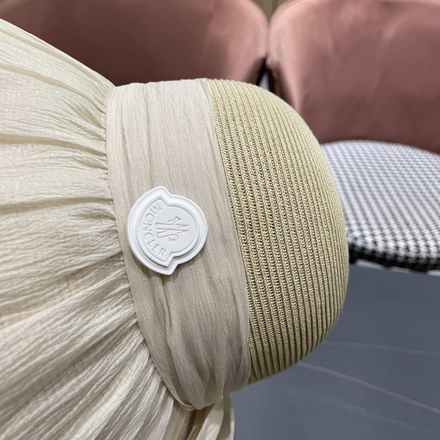 MONCLER（蒙口）春夏大帽檐防晒遮阳帽新款蝴蝶结网纱韩版优雅气质渔夫帽夏季草帽