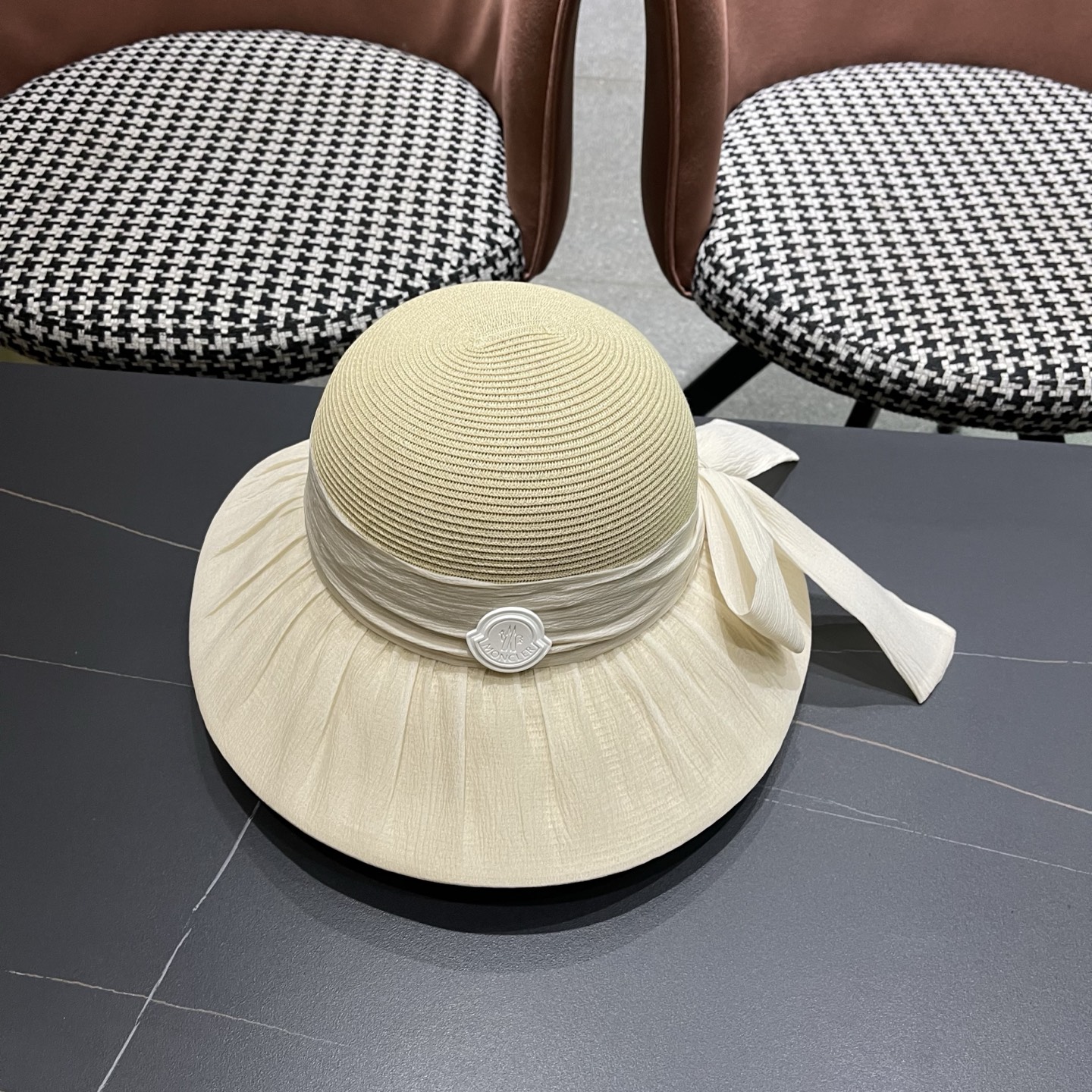 MONCLER（蒙口）春夏大帽檐防晒遮阳帽新款蝴蝶结网纱韩版优雅气质渔夫帽夏季草帽