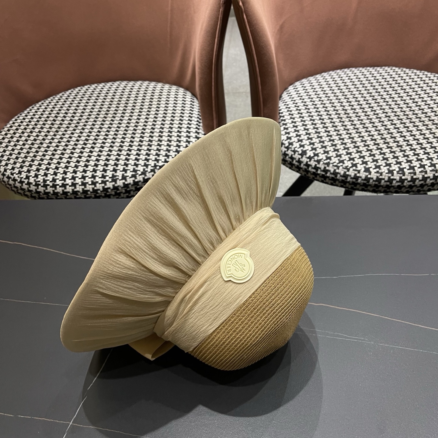 MONCLER（蒙口）春夏大帽檐防晒遮阳帽新款蝴蝶结网纱韩版优雅气质渔夫帽夏季草帽