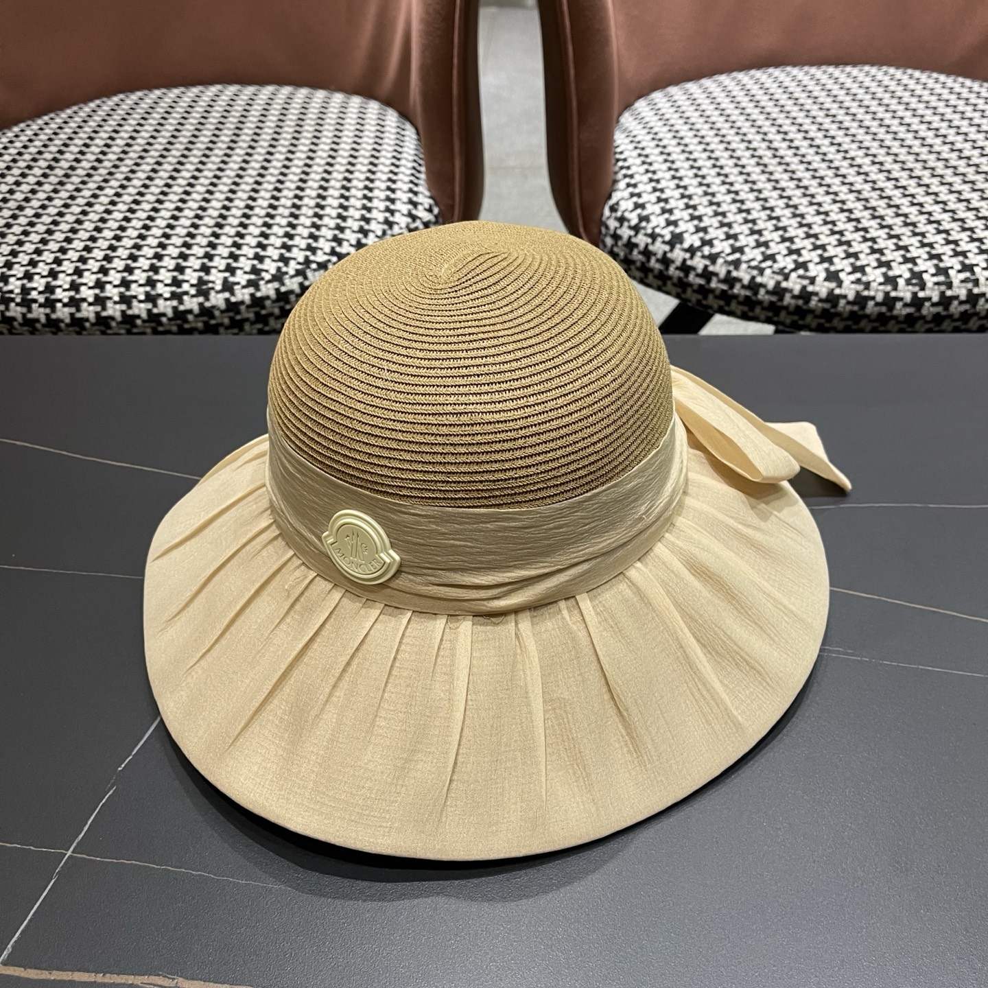 MONCLER（蒙口）春夏大帽檐防晒遮阳帽新款蝴蝶结网纱韩版优雅气质渔夫帽夏季草帽