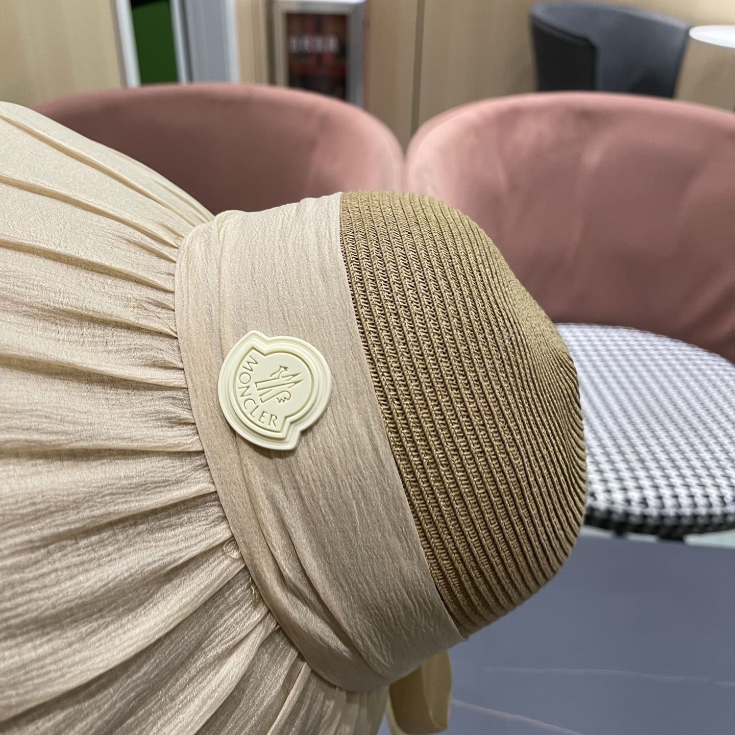MONCLER（蒙口）春夏大帽檐防晒遮阳帽新款蝴蝶结网纱韩版优雅气质渔夫帽夏季草帽