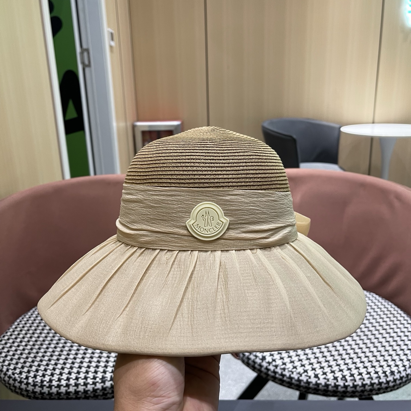 MONCLER（蒙口）春夏大帽檐防晒遮阳帽新款蝴蝶结网纱韩版优雅气质渔夫帽夏季草帽