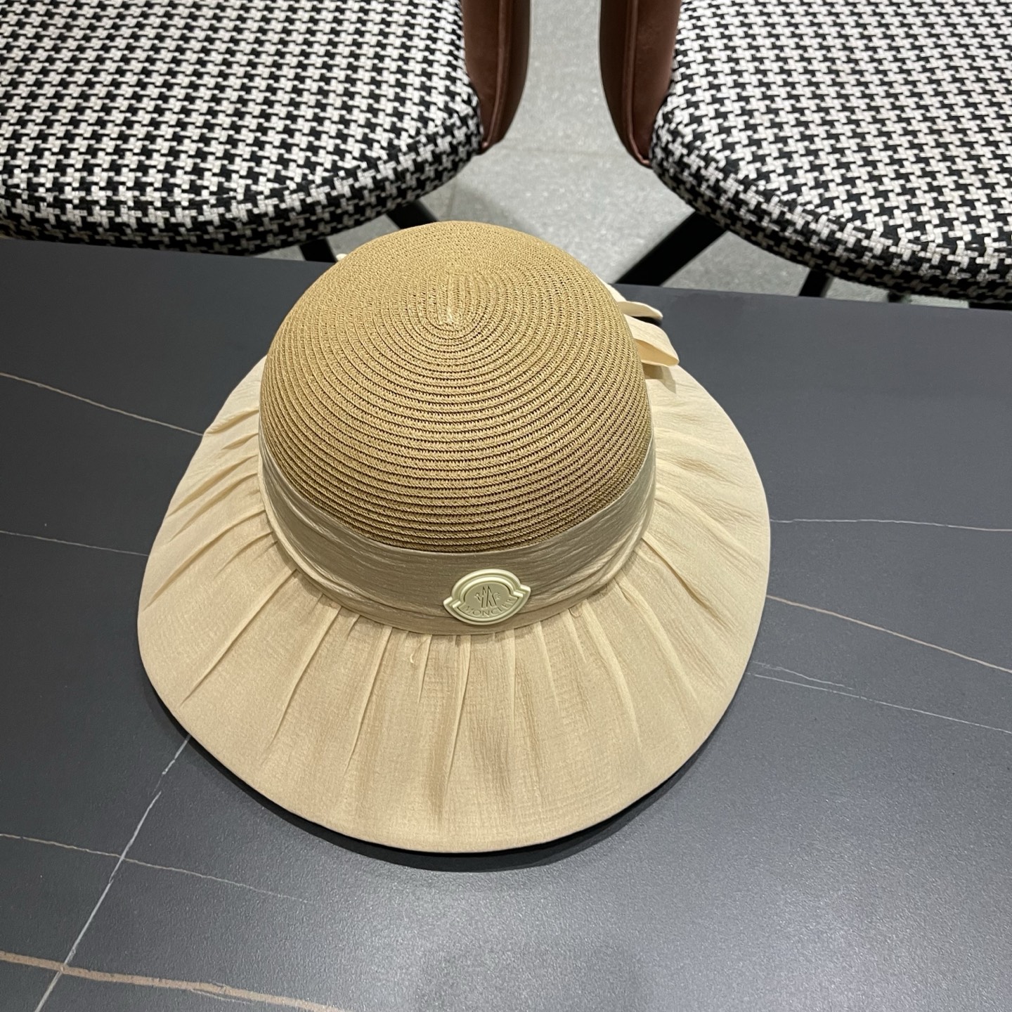 MONCLER（蒙口）春夏大帽檐防晒遮阳帽新款蝴蝶结网纱韩版优雅气质渔夫帽夏季草帽