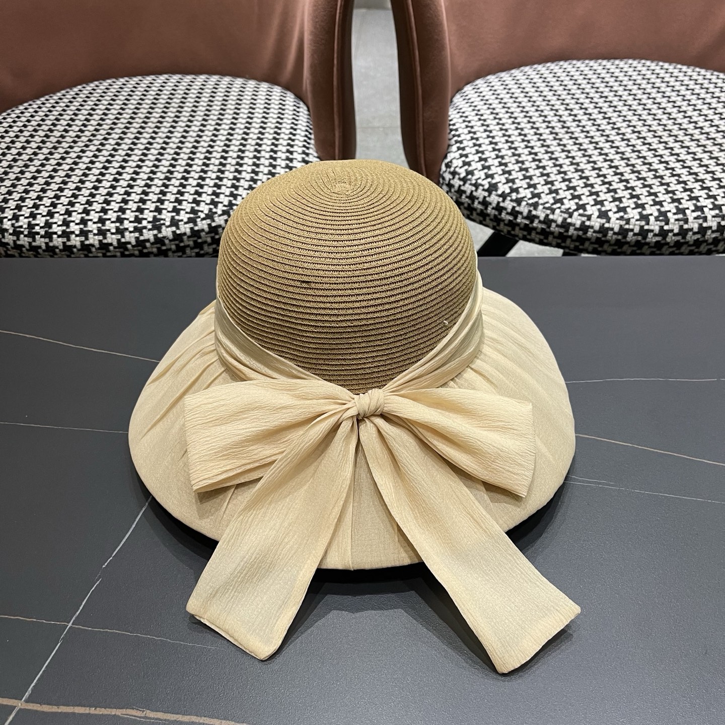 MONCLER（蒙口）春夏大帽檐防晒遮阳帽新款蝴蝶结网纱韩版优雅气质渔夫帽夏季草帽