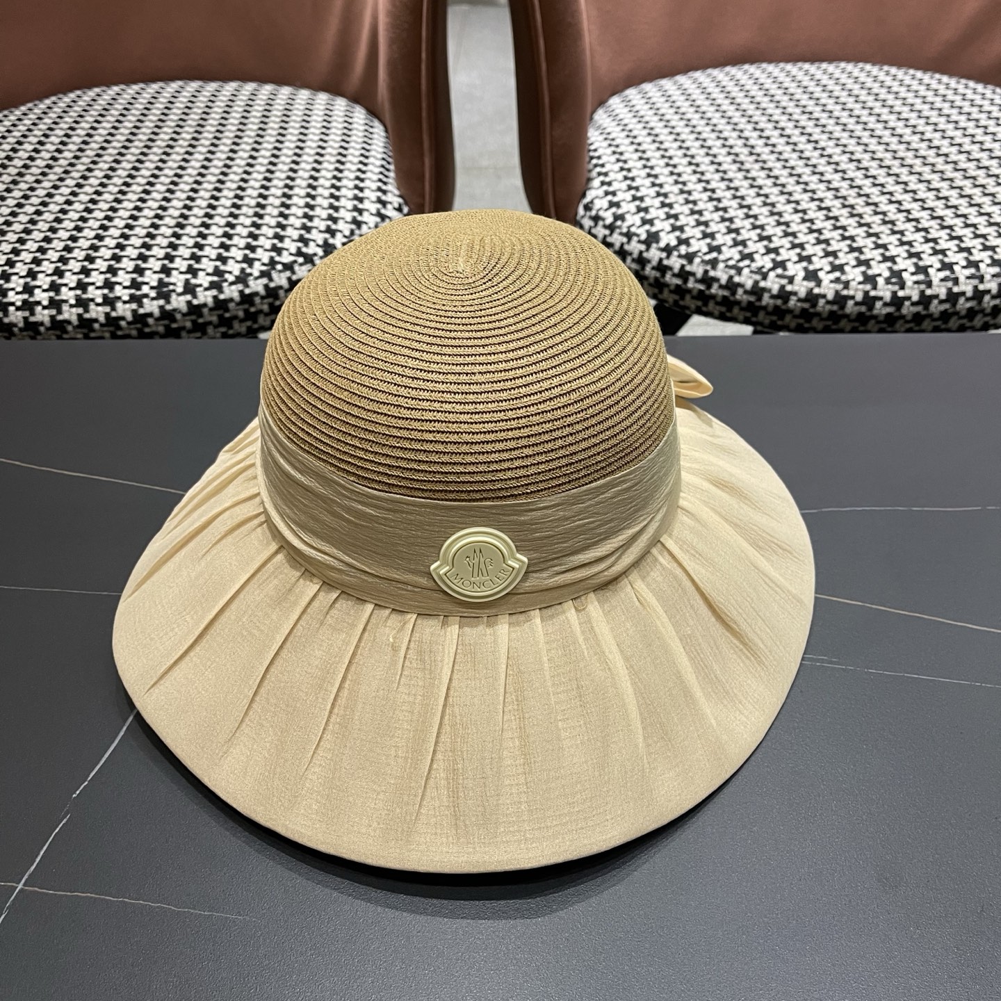 MONCLER（蒙口）春夏大帽檐防晒遮阳帽新款蝴蝶结网纱韩版优雅气质渔夫帽夏季草帽