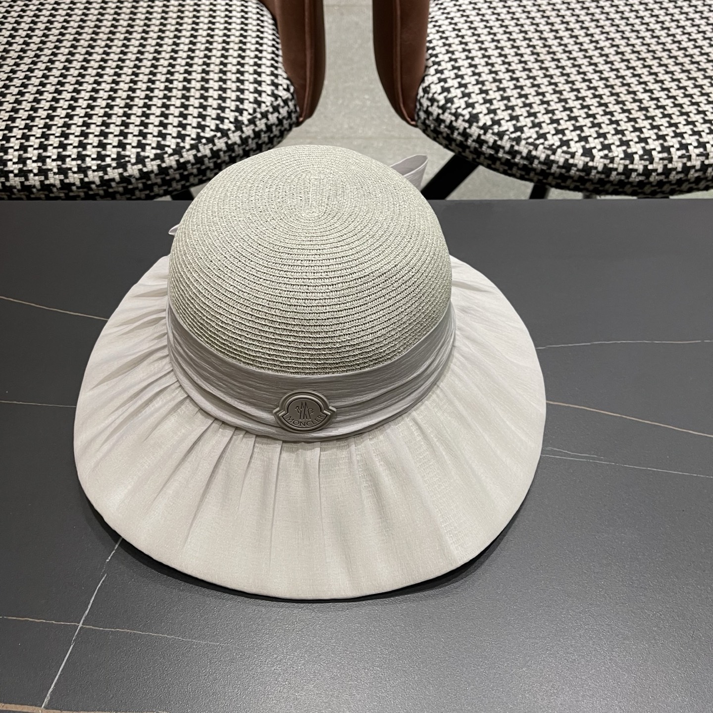 MONCLER（蒙口）春夏大帽檐防晒遮阳帽新款蝴蝶结网纱韩版优雅气质渔夫帽夏季草帽