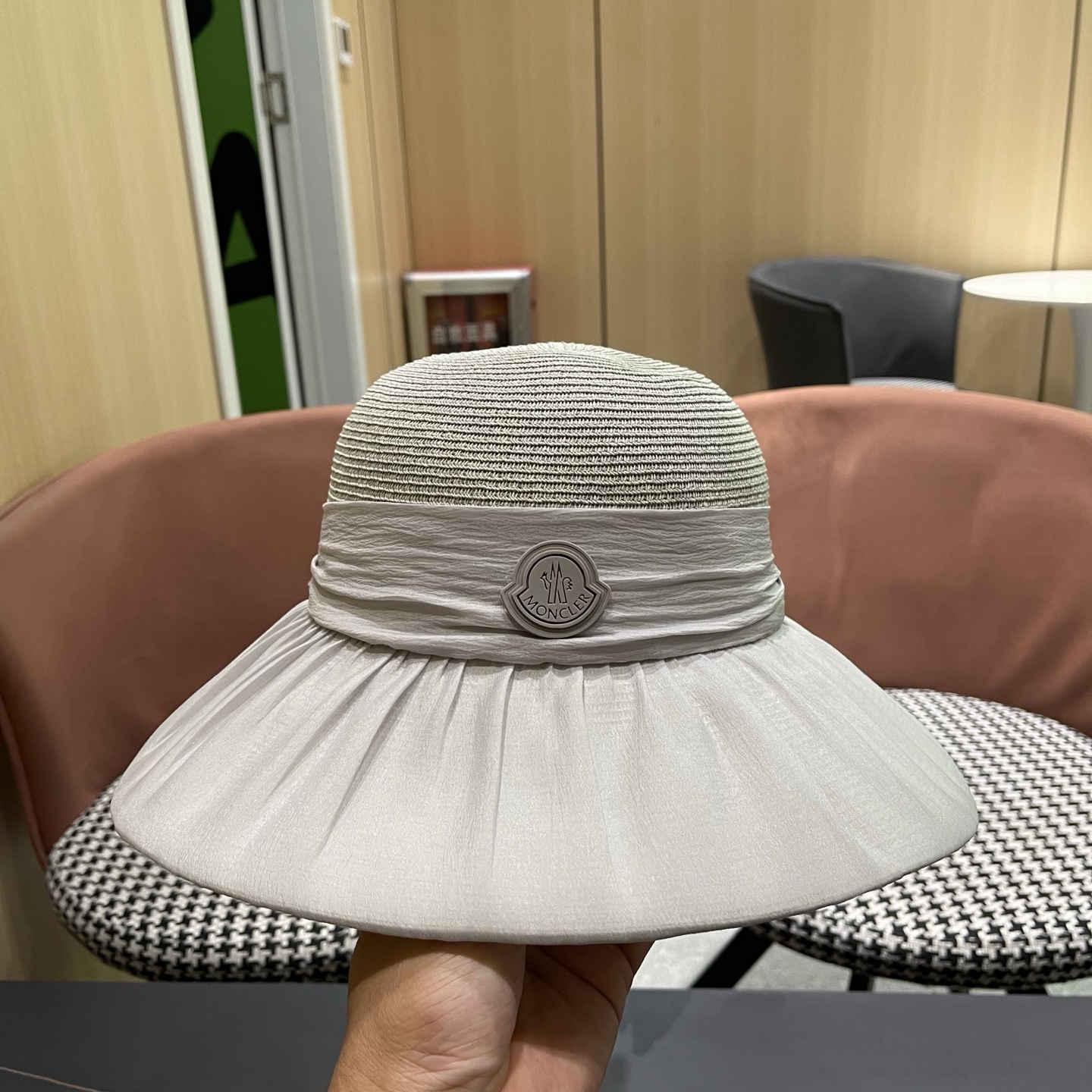 MONCLER（蒙口）春夏大帽檐防晒遮阳帽新款蝴蝶结网纱韩版优雅气质渔夫帽夏季草帽
