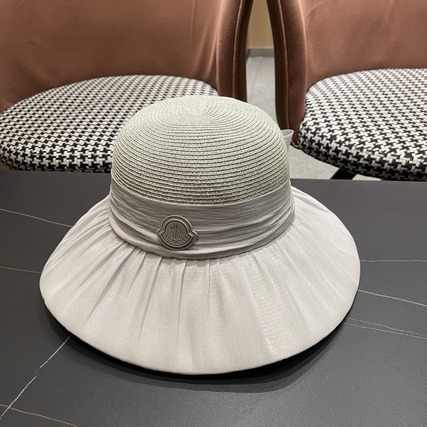MONCLER（蒙口）春夏大帽檐防晒遮阳帽新款蝴蝶结网纱韩版优雅气质渔夫帽夏季草帽