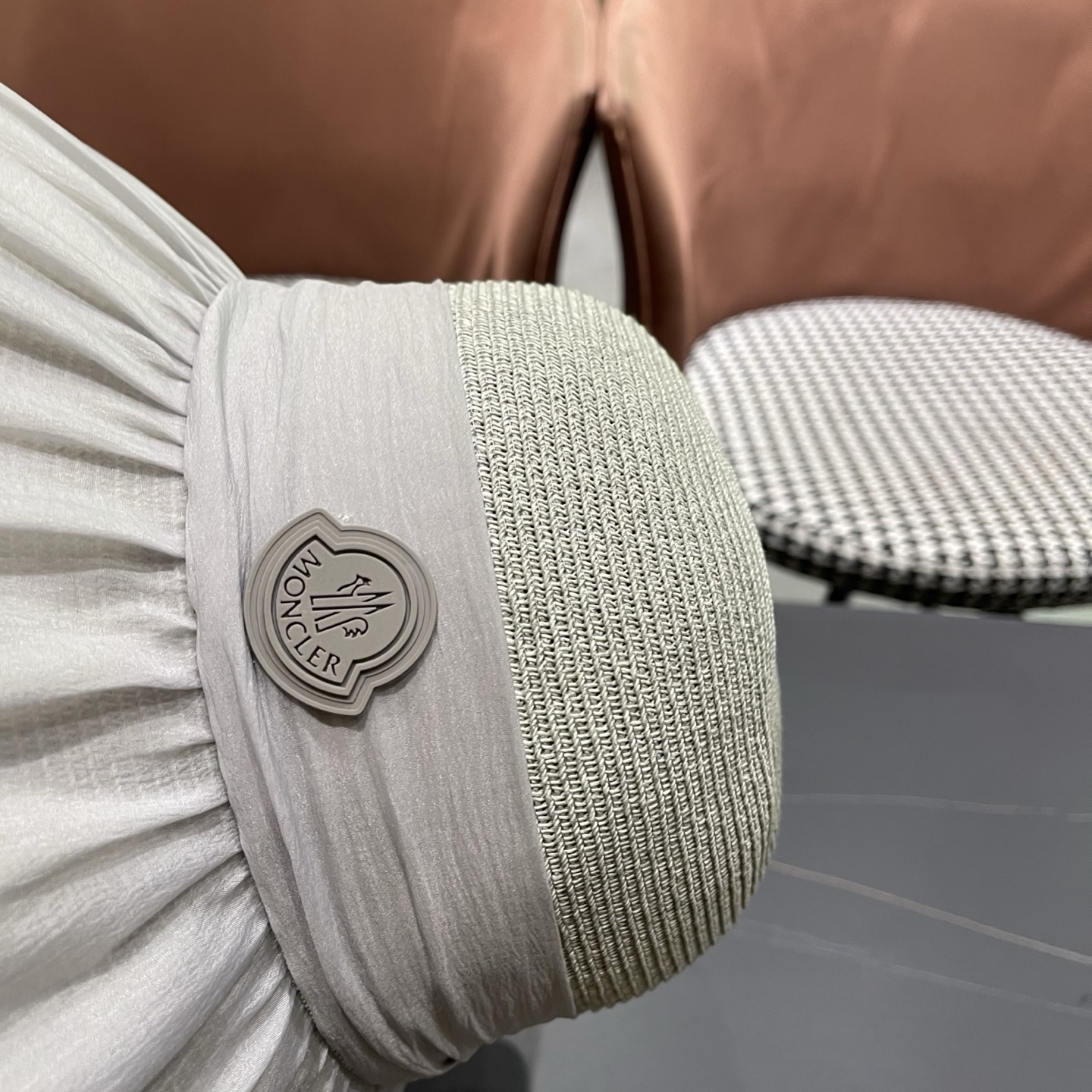 MONCLER（蒙口）春夏大帽檐防晒遮阳帽新款蝴蝶结网纱韩版优雅气质渔夫帽夏季草帽
