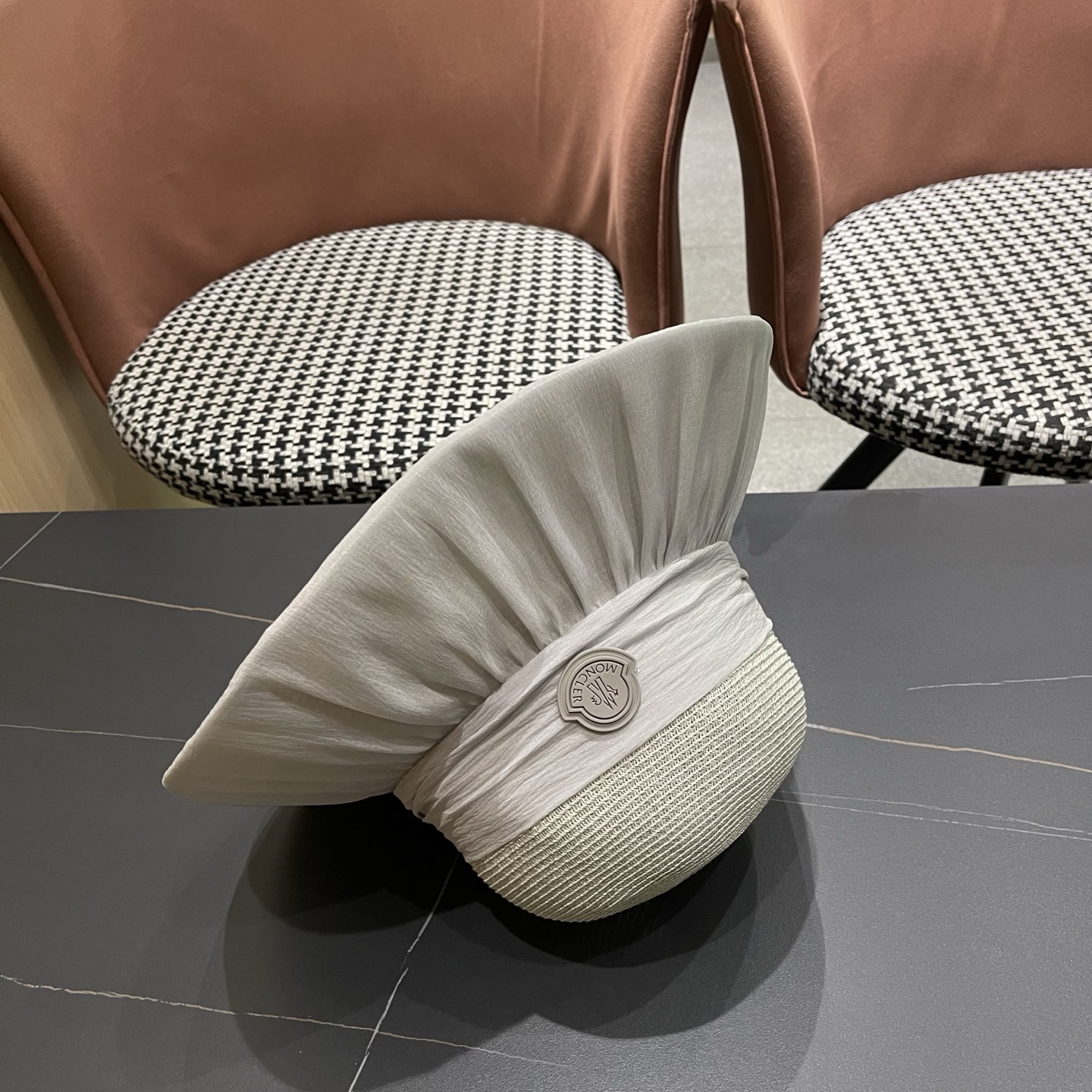 MONCLER（蒙口）春夏大帽檐防晒遮阳帽新款蝴蝶结网纱韩版优雅气质渔夫帽夏季草帽
