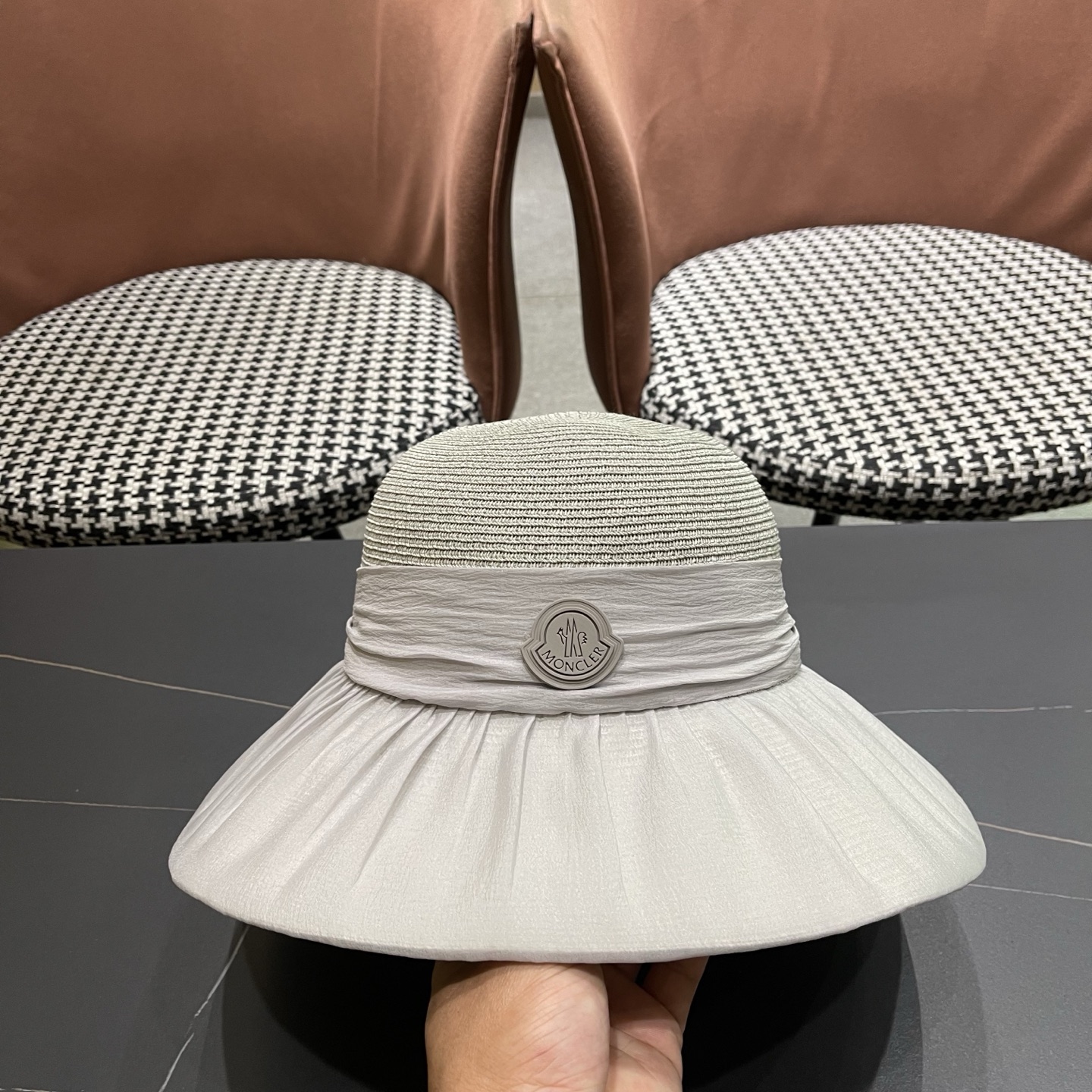 MONCLER（蒙口）春夏大帽檐防晒遮阳帽新款蝴蝶结网纱韩版优雅气质渔夫帽夏季草帽
