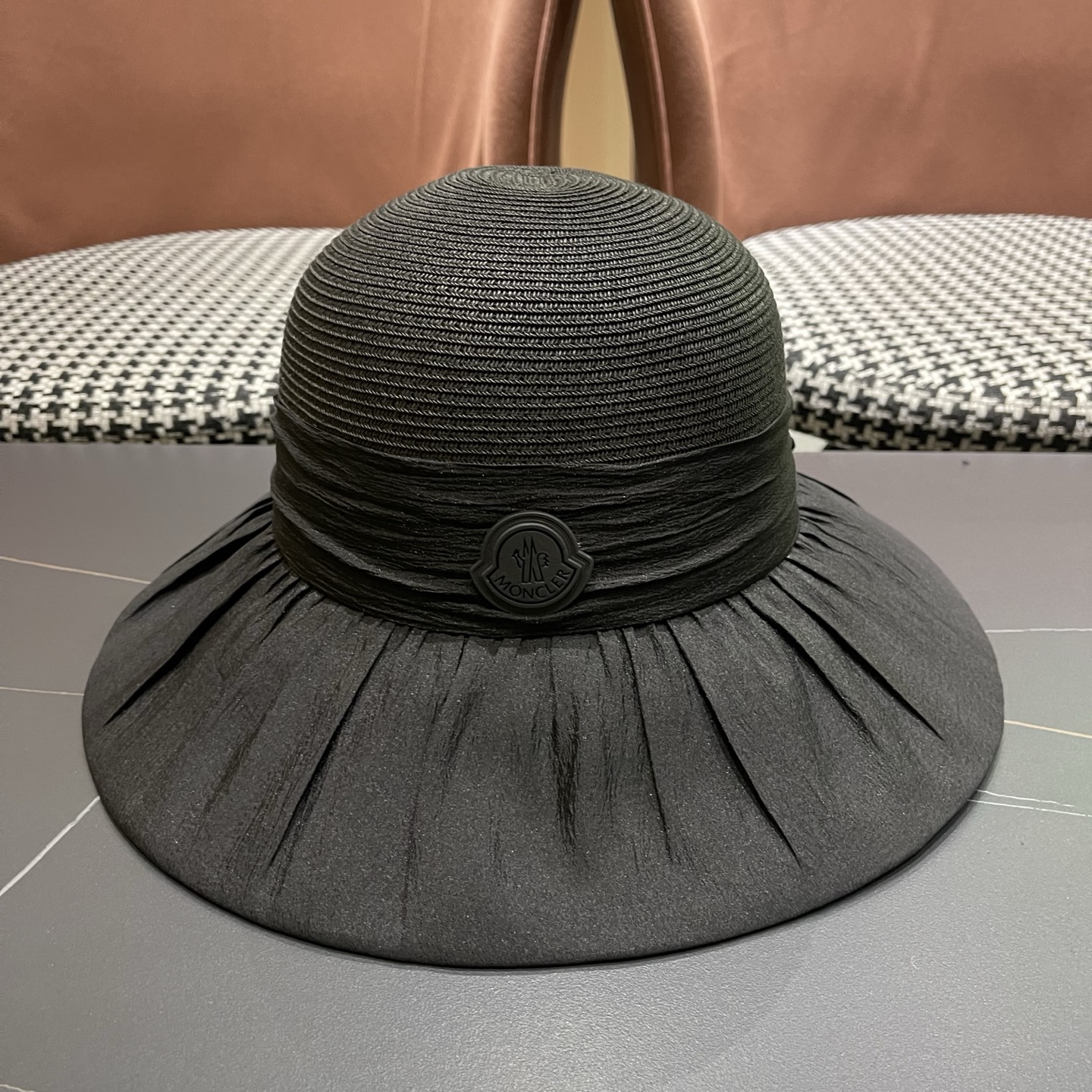 MONCLER（蒙口）春夏大帽檐防晒遮阳帽新款蝴蝶结网纱韩版优雅气质渔夫帽夏季草帽
