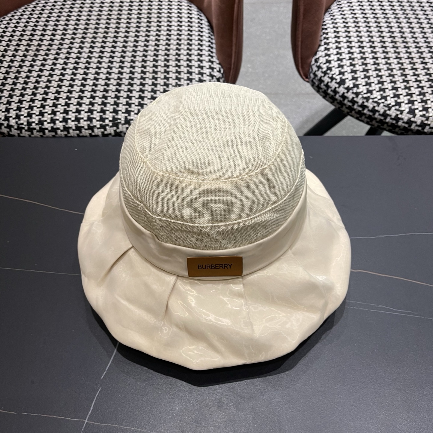 BURBERRY 巴宝莉 防晒渔夫帽新款显脸小夏季防紫外线薄款户外遮阳大檐太阳帽子女夏