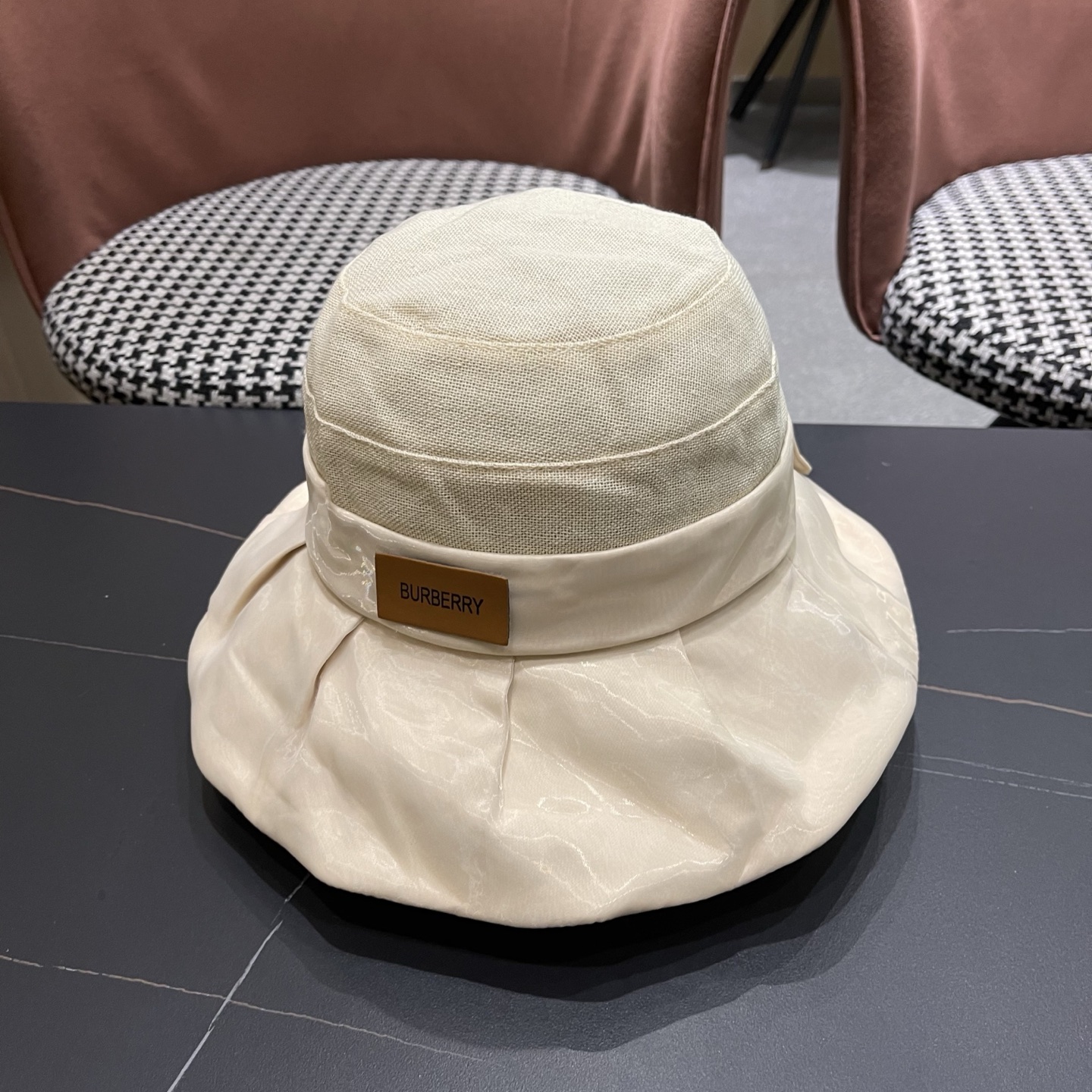 BURBERRY 巴宝莉 防晒渔夫帽新款显脸小夏季防紫外线薄款户外遮阳大檐太阳帽子女夏