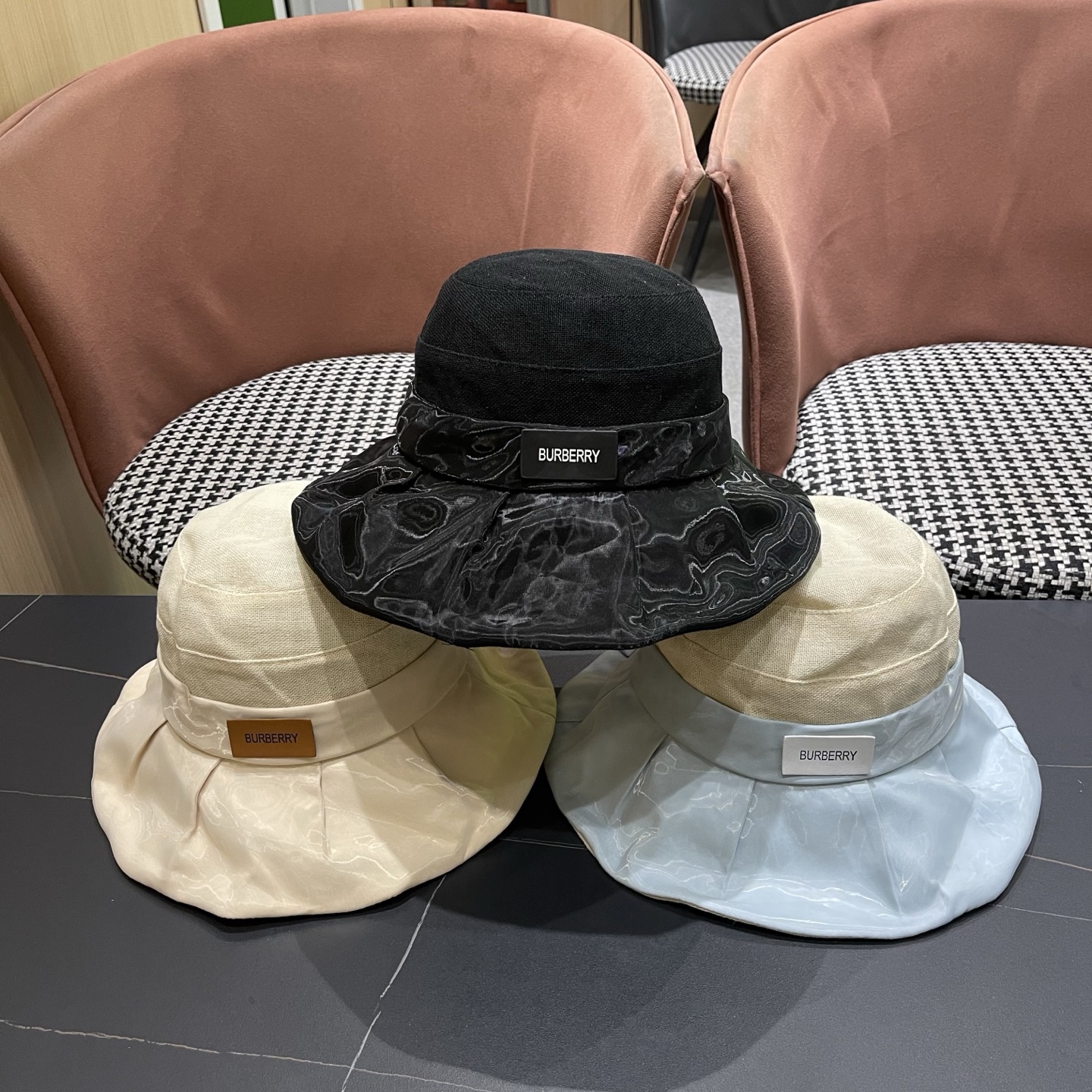 BURBERRY 巴宝莉 防晒渔夫帽新款显脸小夏季防紫外线薄款户外遮阳大檐太阳帽子女夏