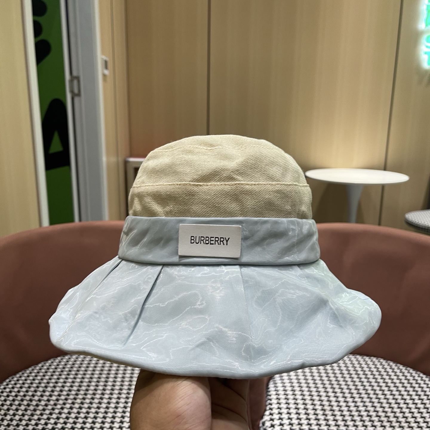 BURBERRY 巴宝莉 防晒渔夫帽新款显脸小夏季防紫外线薄款户外遮阳大檐太阳帽子女夏