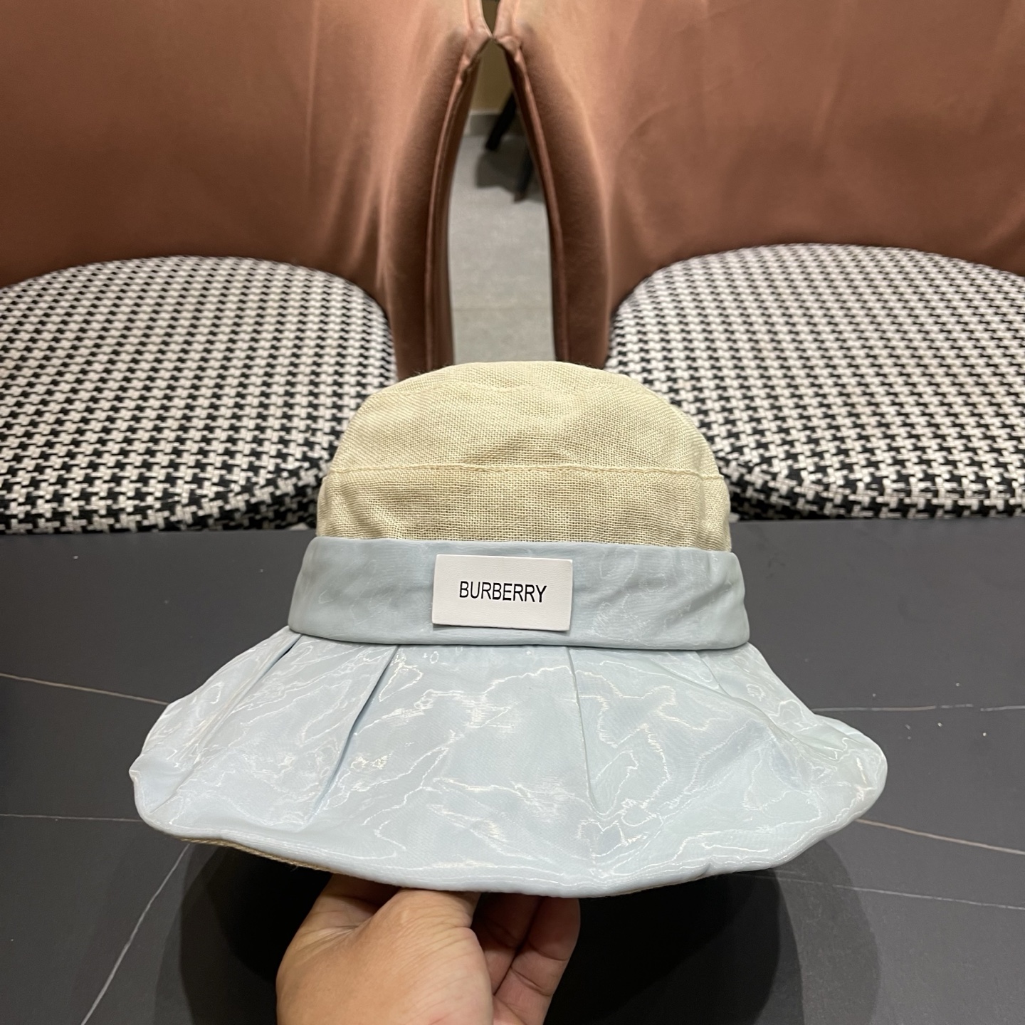 BURBERRY 巴宝莉 防晒渔夫帽新款显脸小夏季防紫外线薄款户外遮阳大檐太阳帽子女夏