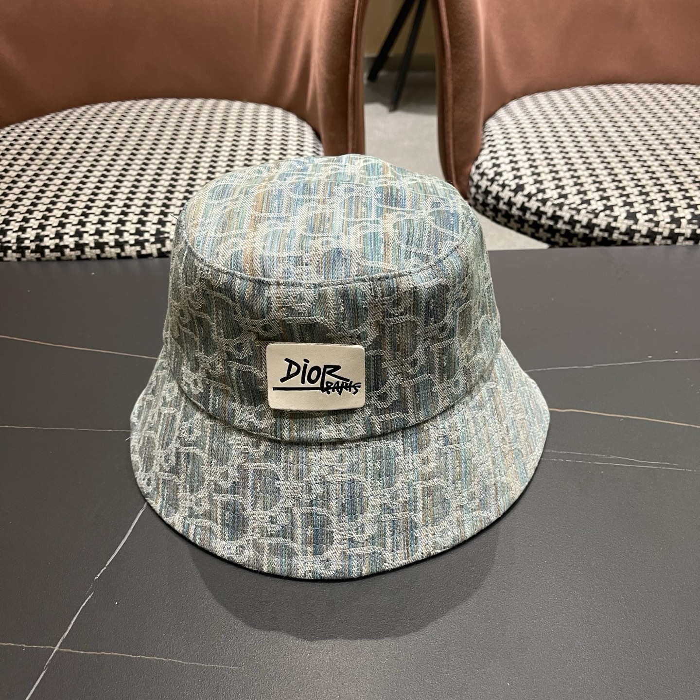 迪奥Dior👒 😍官网最新渔夫帽，防晒指数超高，特别显脸小，有型不软塌，可随意折叠，携带方便🤗