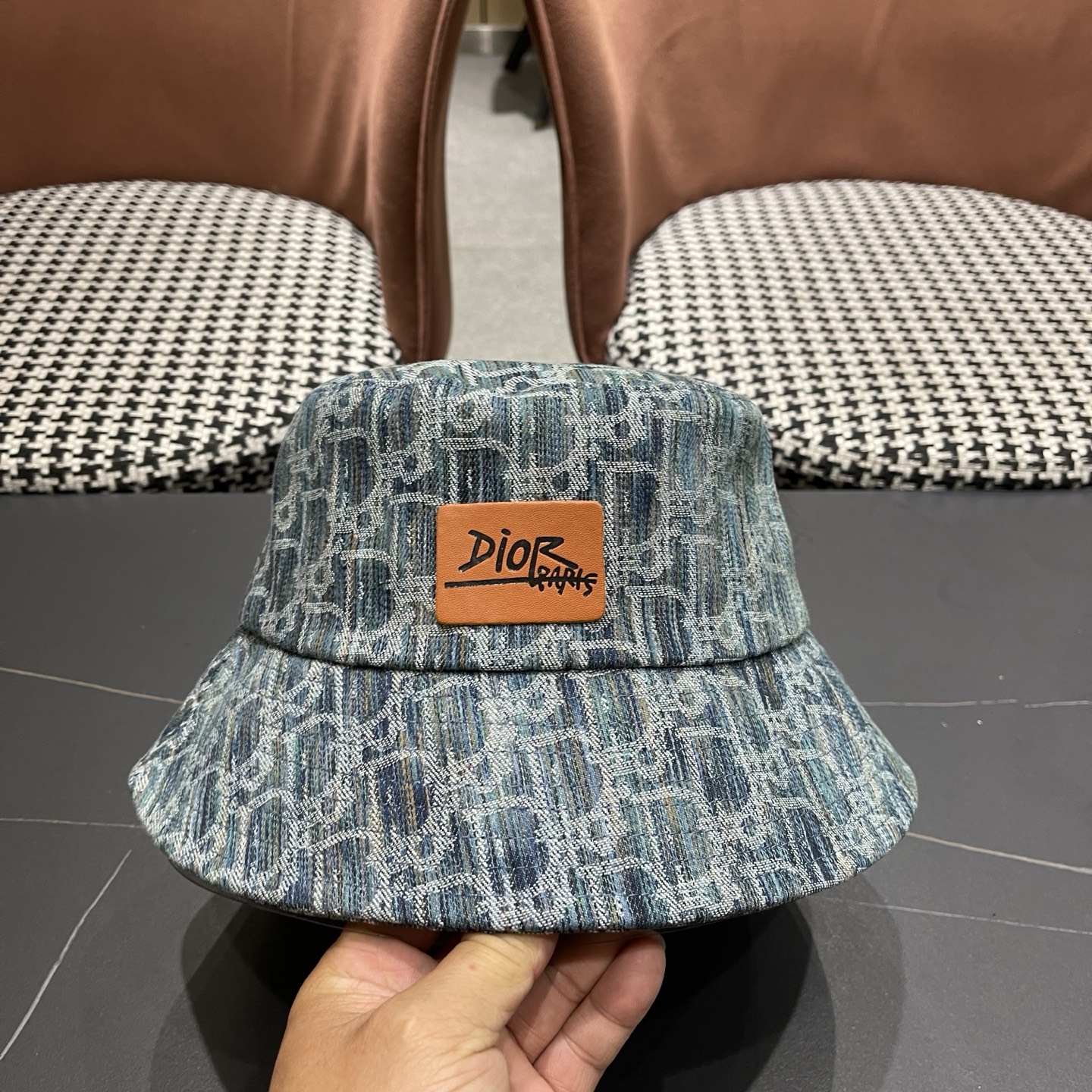 迪奥Dior👒 😍官网最新渔夫帽，防晒指数超高，特别显脸小，有型不软塌，可随意折叠，携带方便🤗