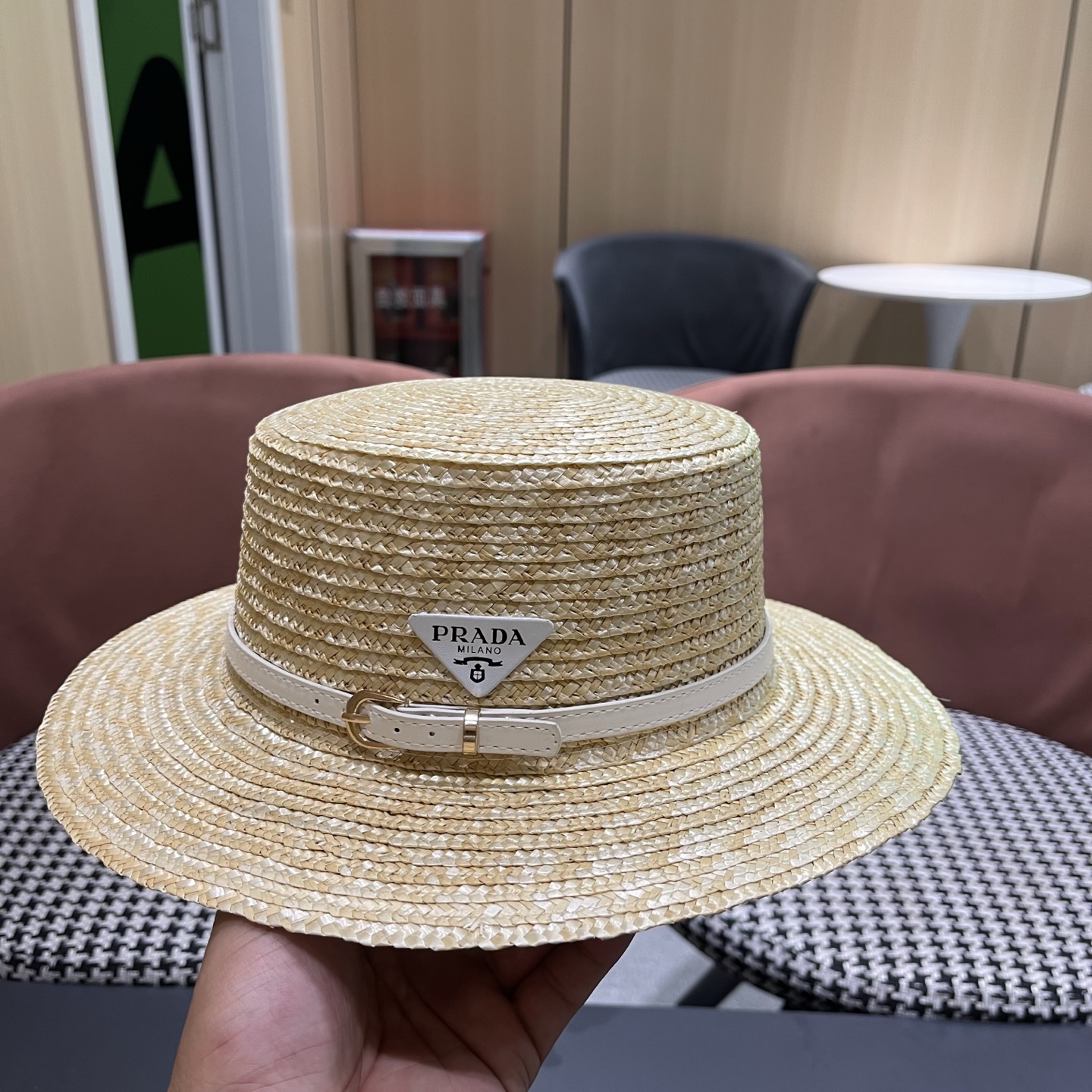 普拉达Prada新款麦杆草帽平顶遮阳帽，头围57cm