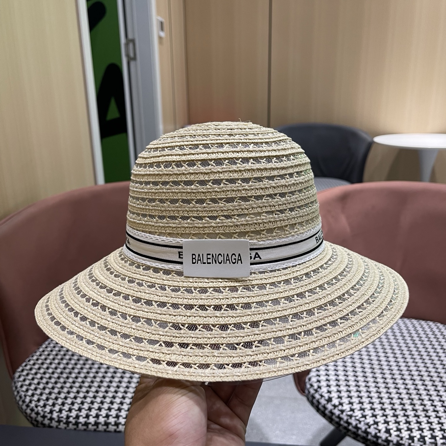 巴黎世家Balenciaga早春新款韩版休闲时尚，名媛必备！遮阳帽女镂空草帽防紫外线大檐遮脸防晒太阳渔夫